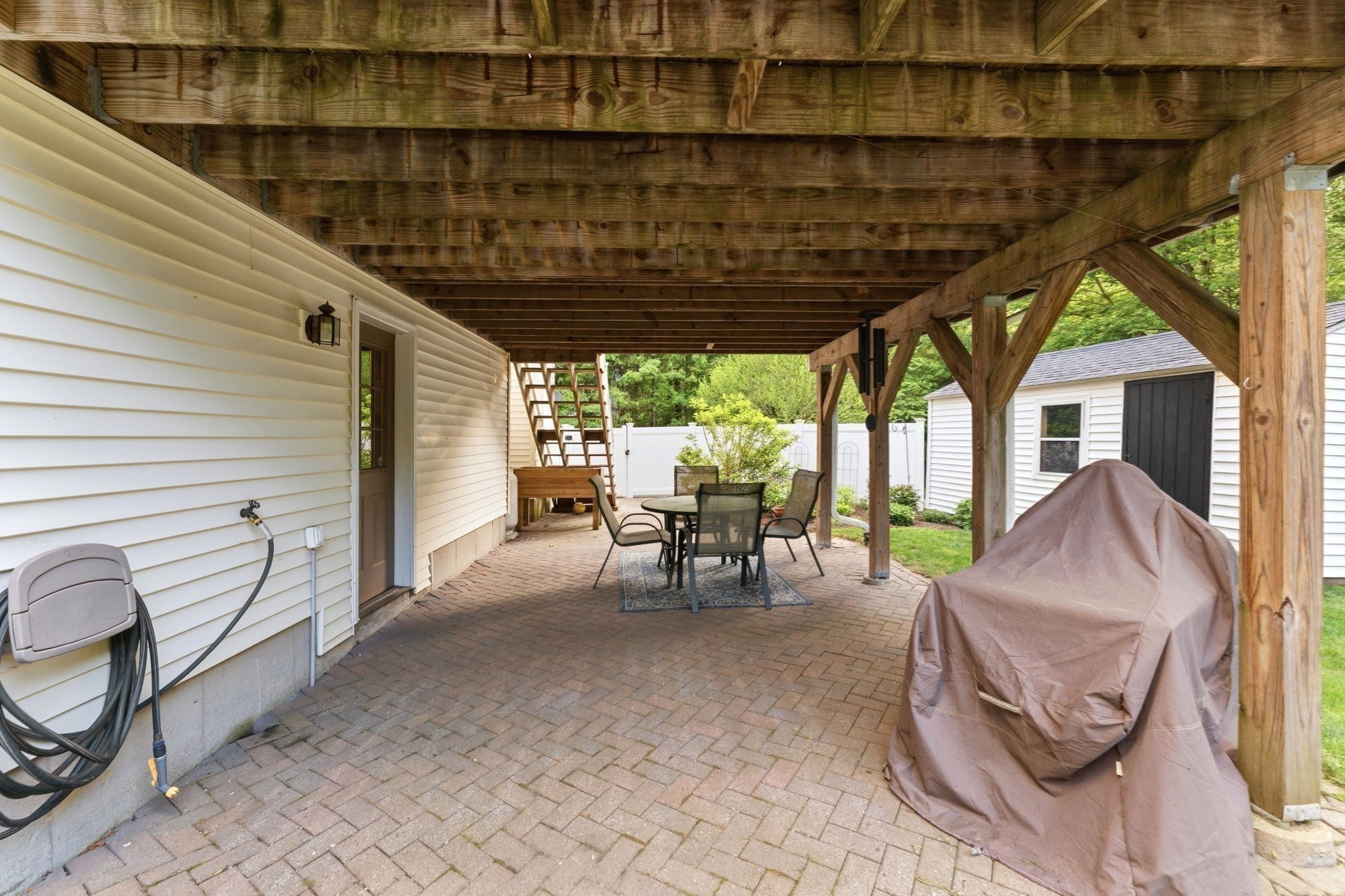 main property photo 28