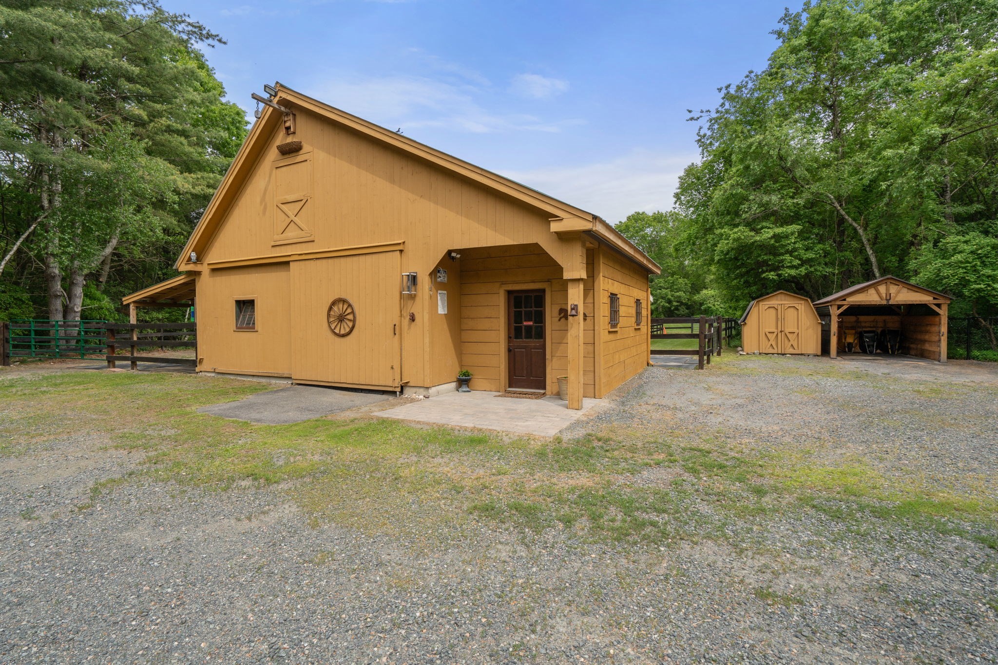 main property photo 6