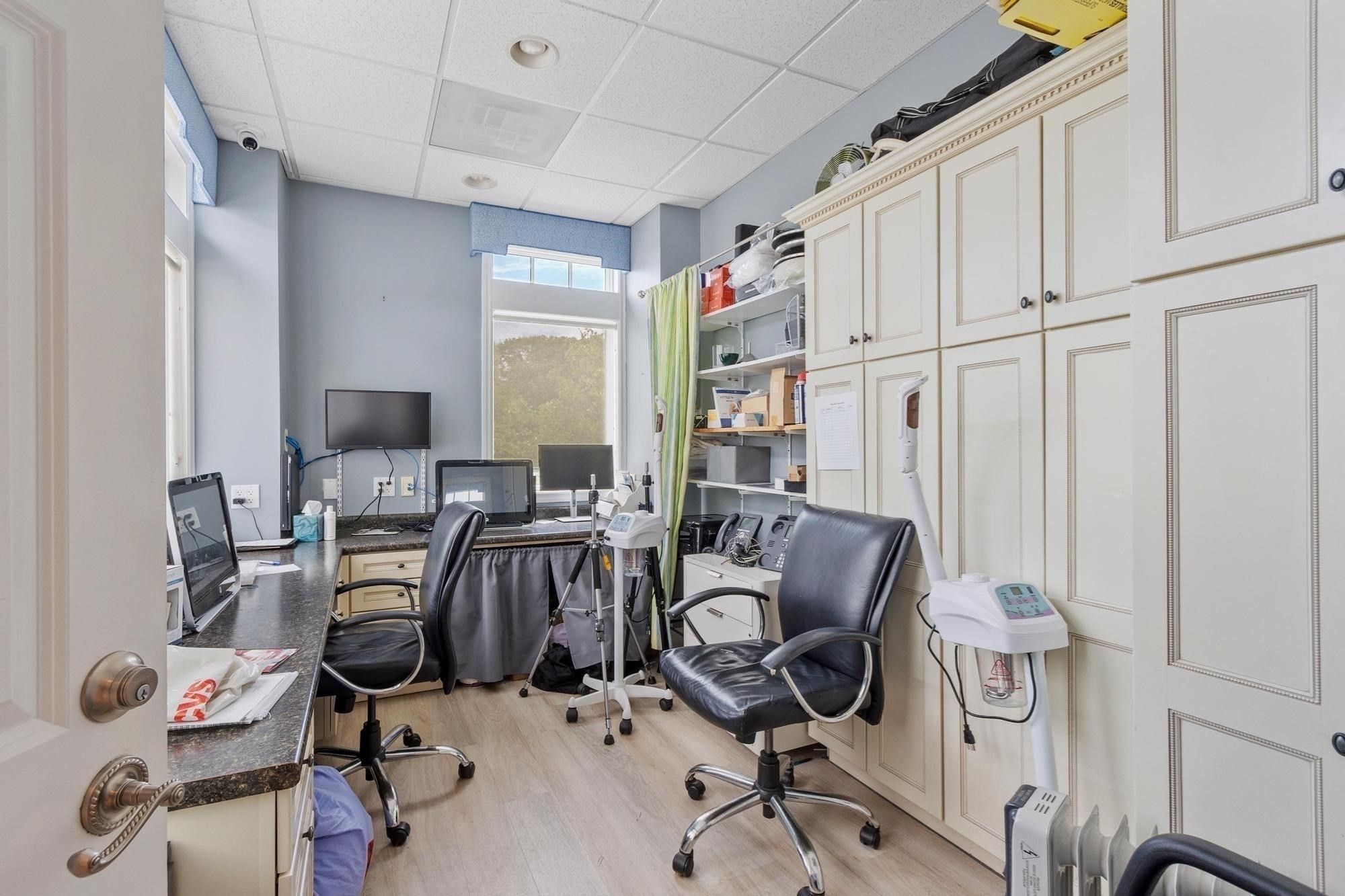 main property photo 25