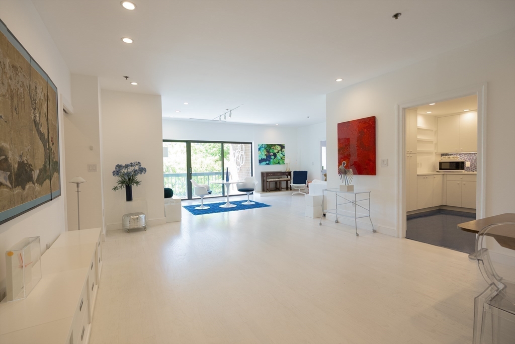 property viewer photo 1