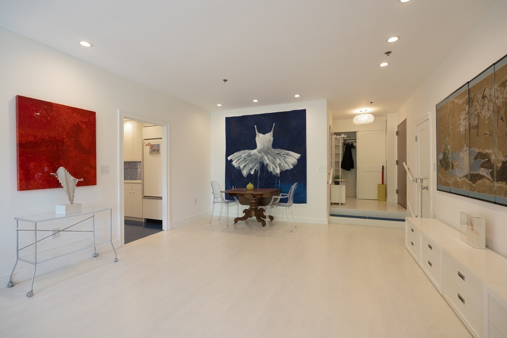 property viewer photo 3