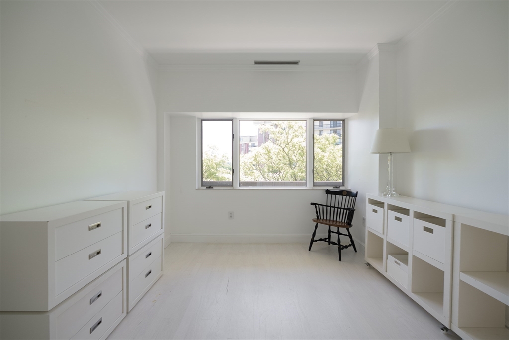 property viewer photo 9