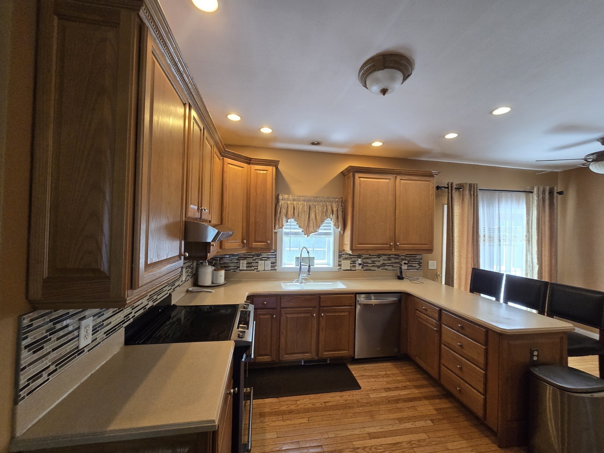 main property photo 15