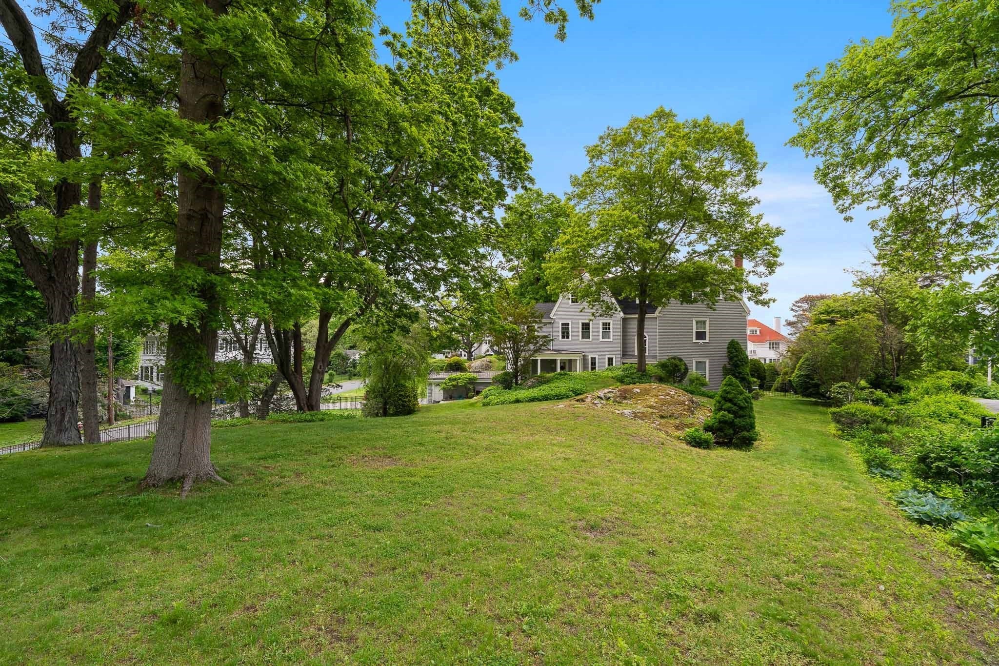 main property photo 36
