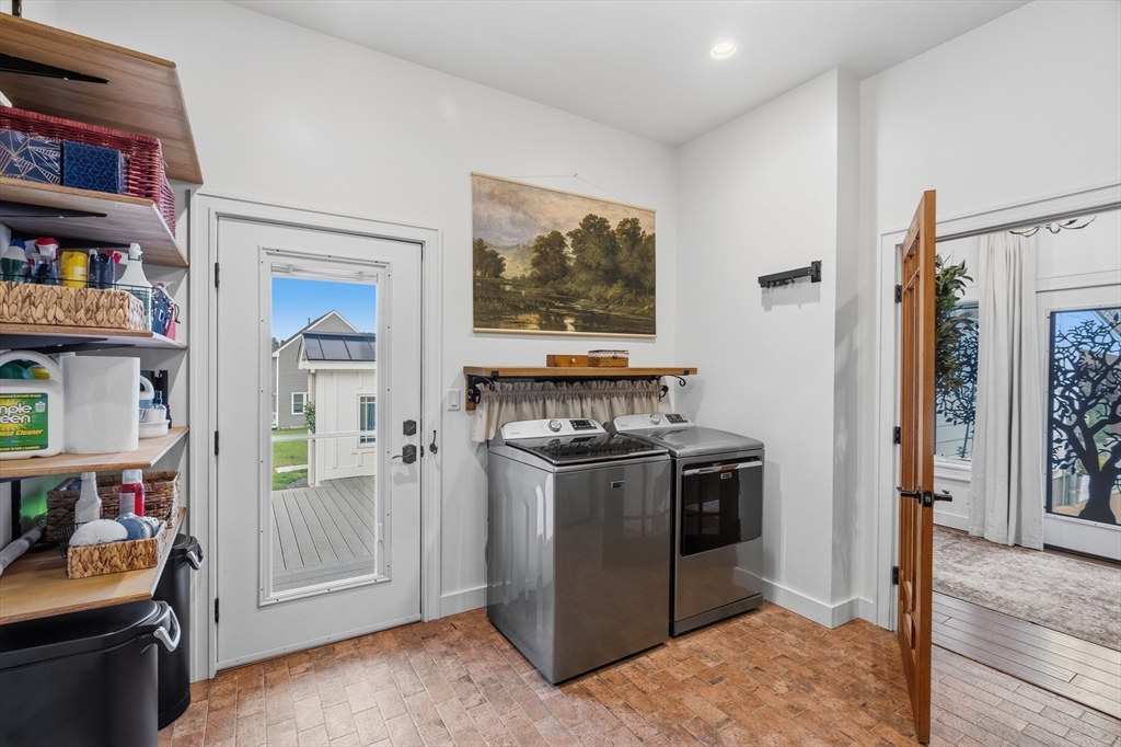 main property photo 33