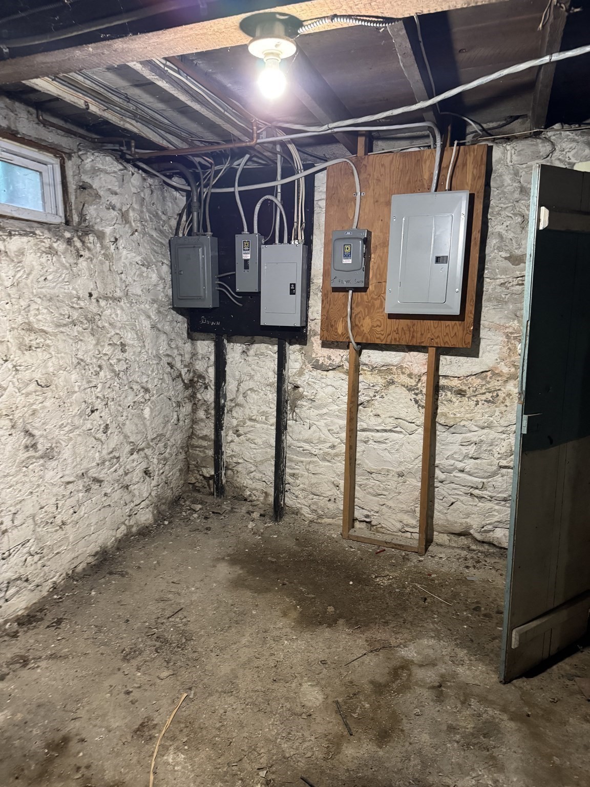main property photo 37