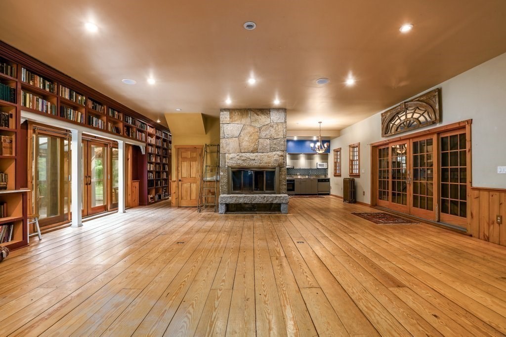 main property photo 40