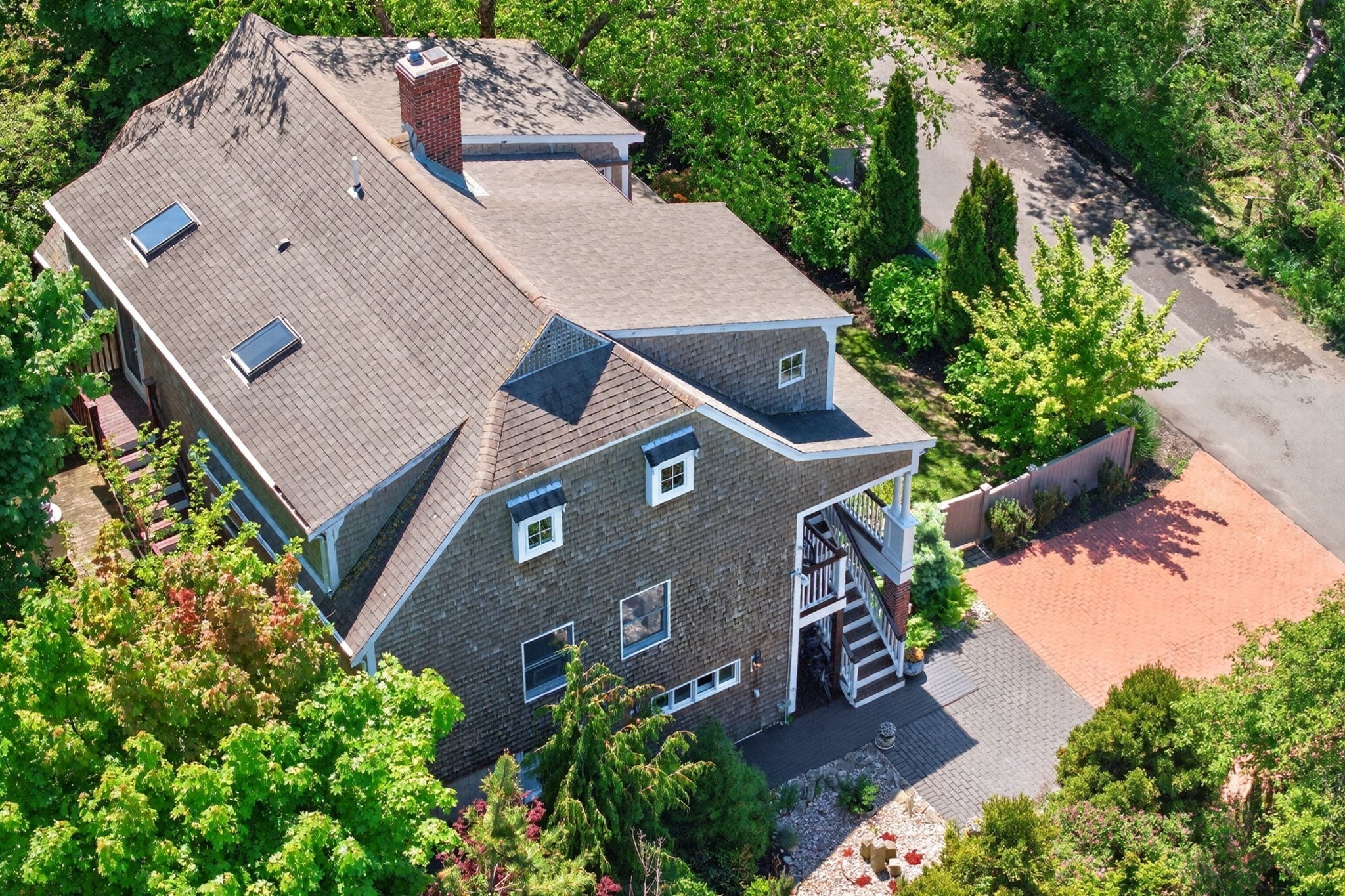 main property photo 40