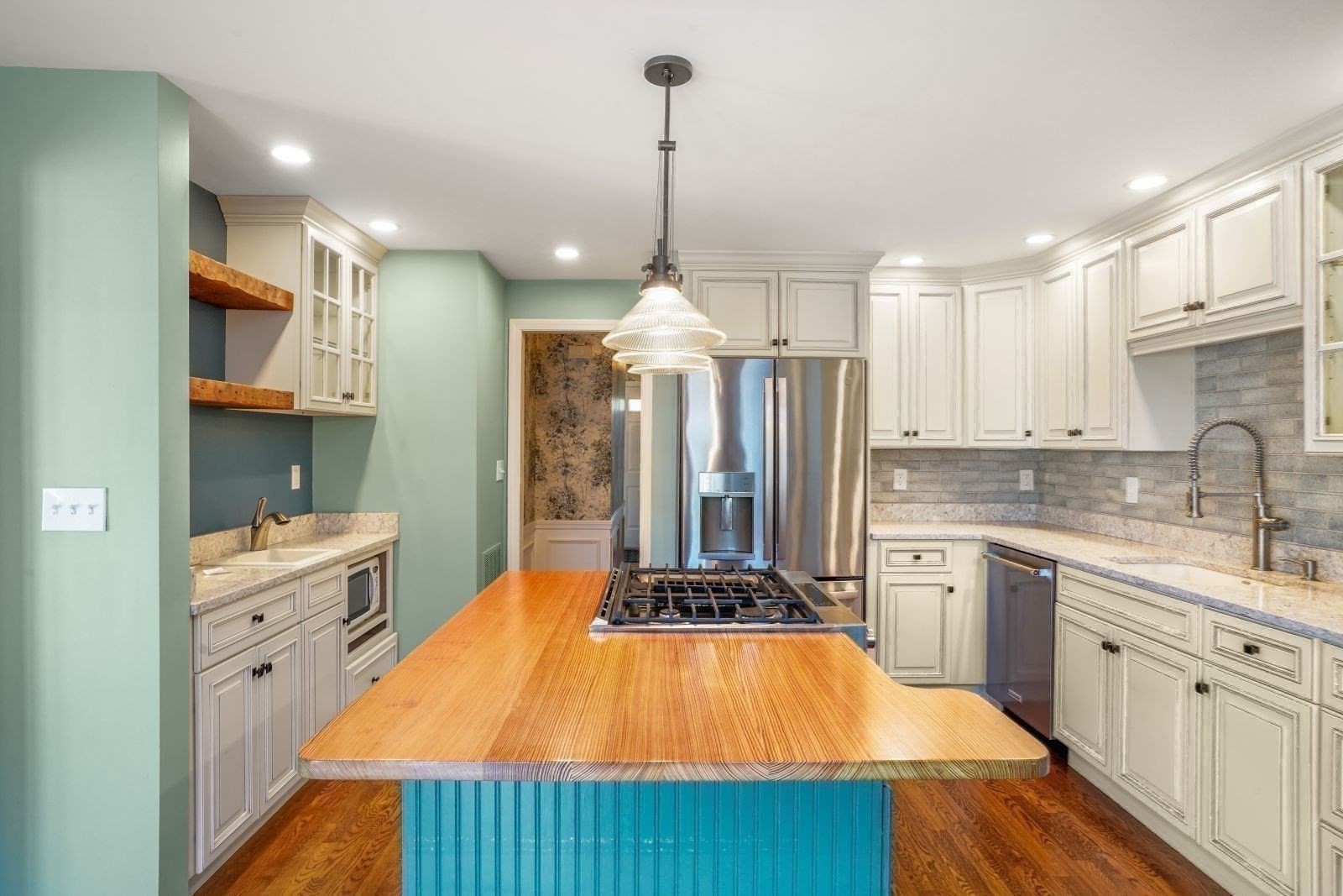 main property photo 7