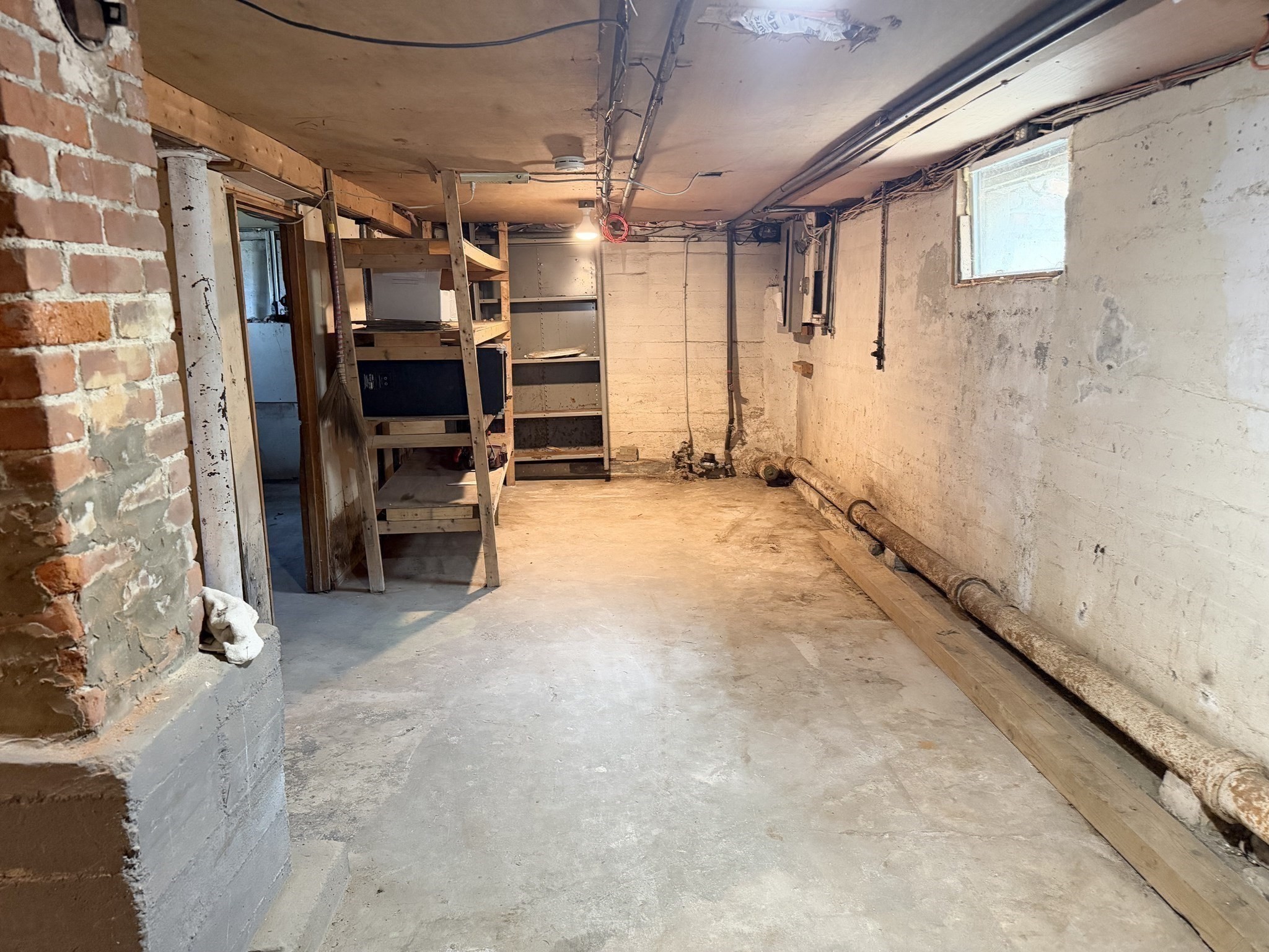 main property photo 13