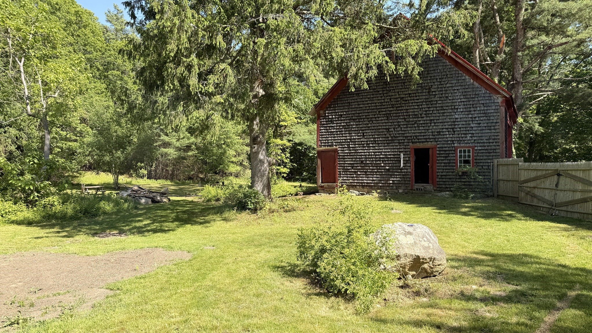 main property photo 35