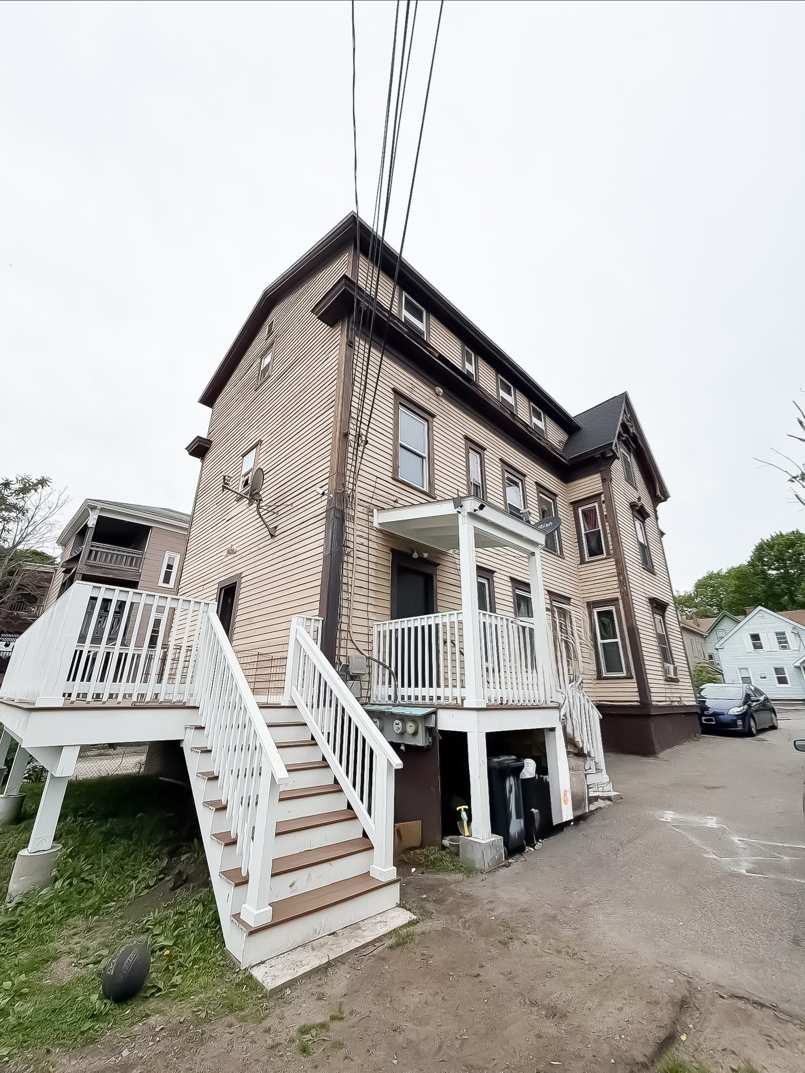 main property photo 17
