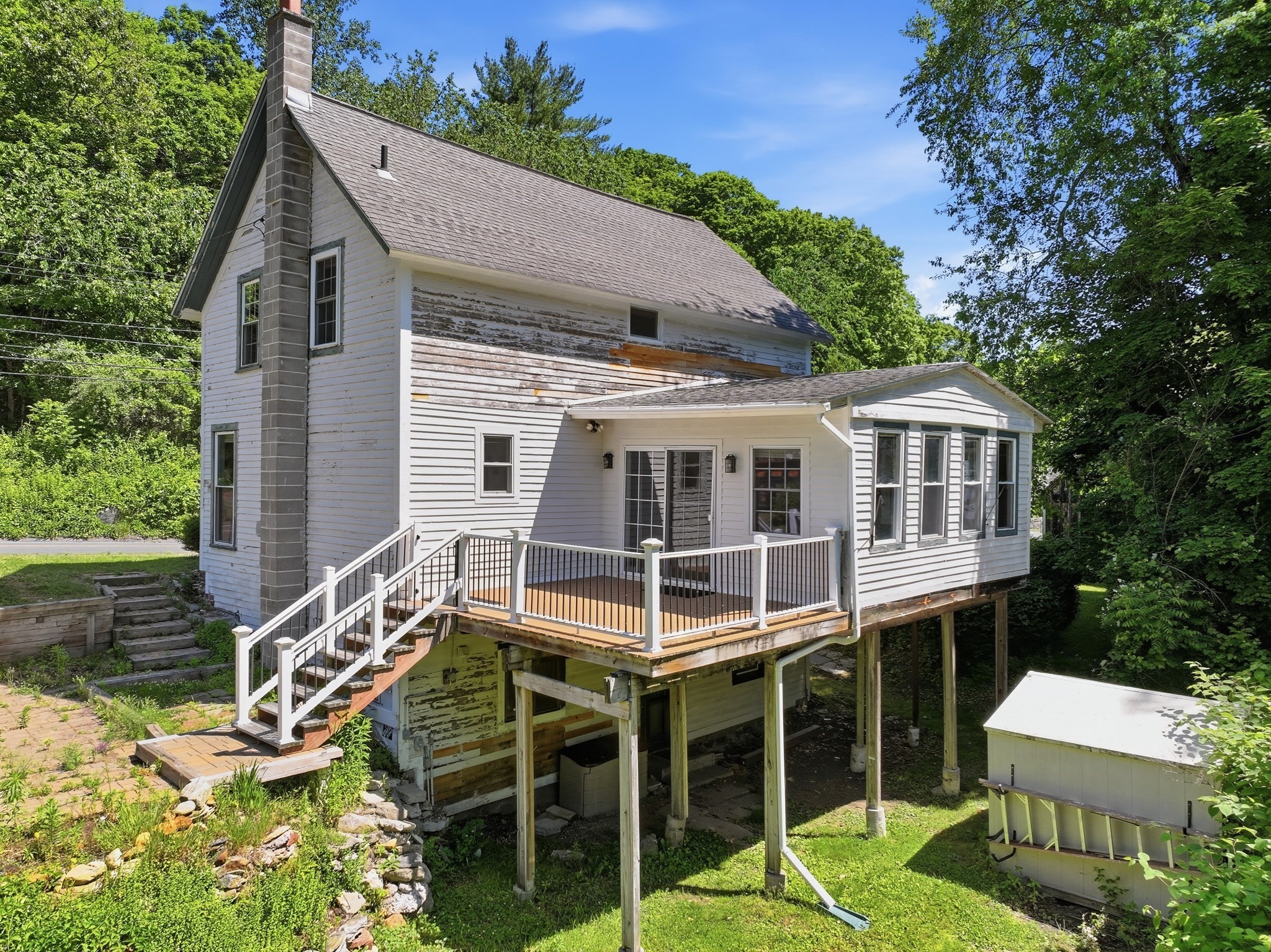 main property photo 32