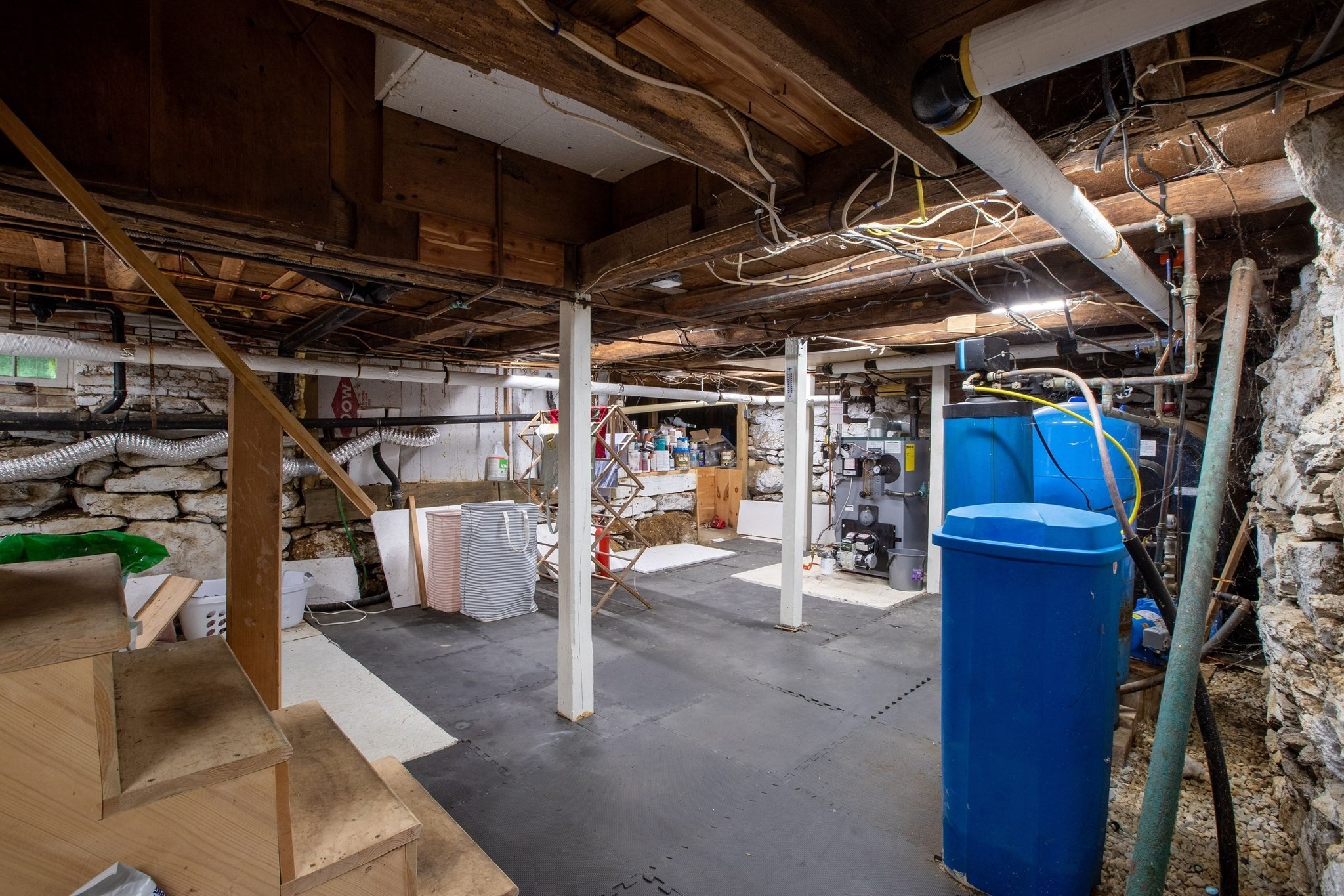 main property photo 28