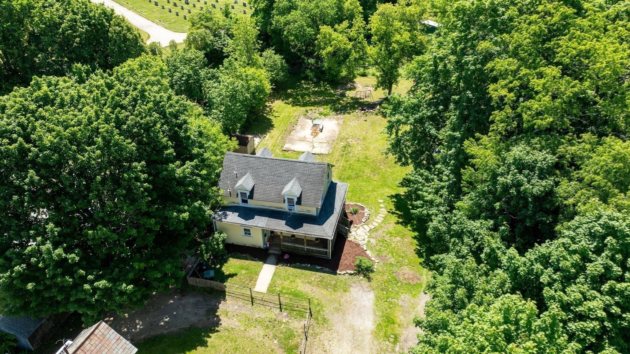 main property photo 33