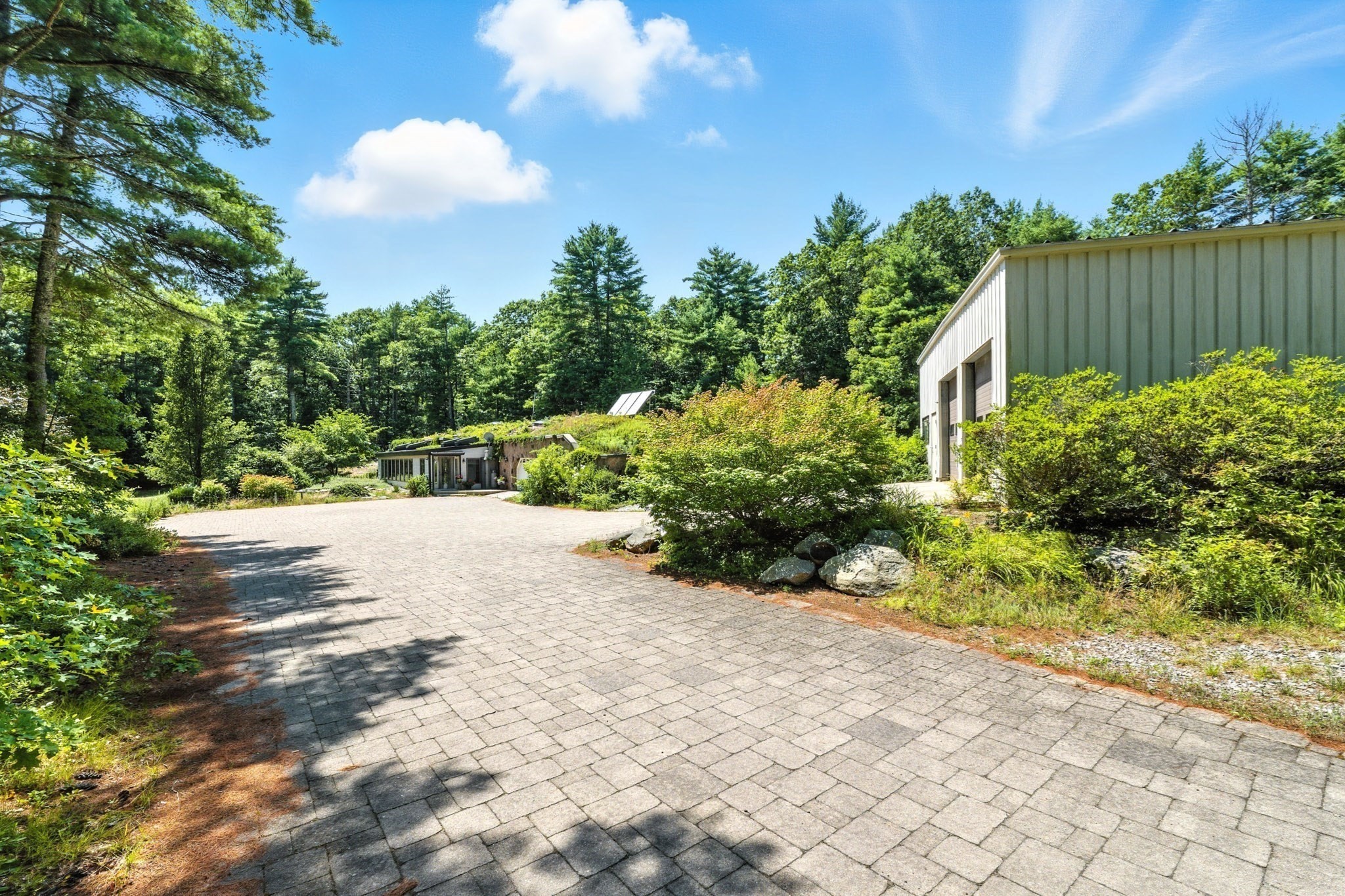 main property photo 25