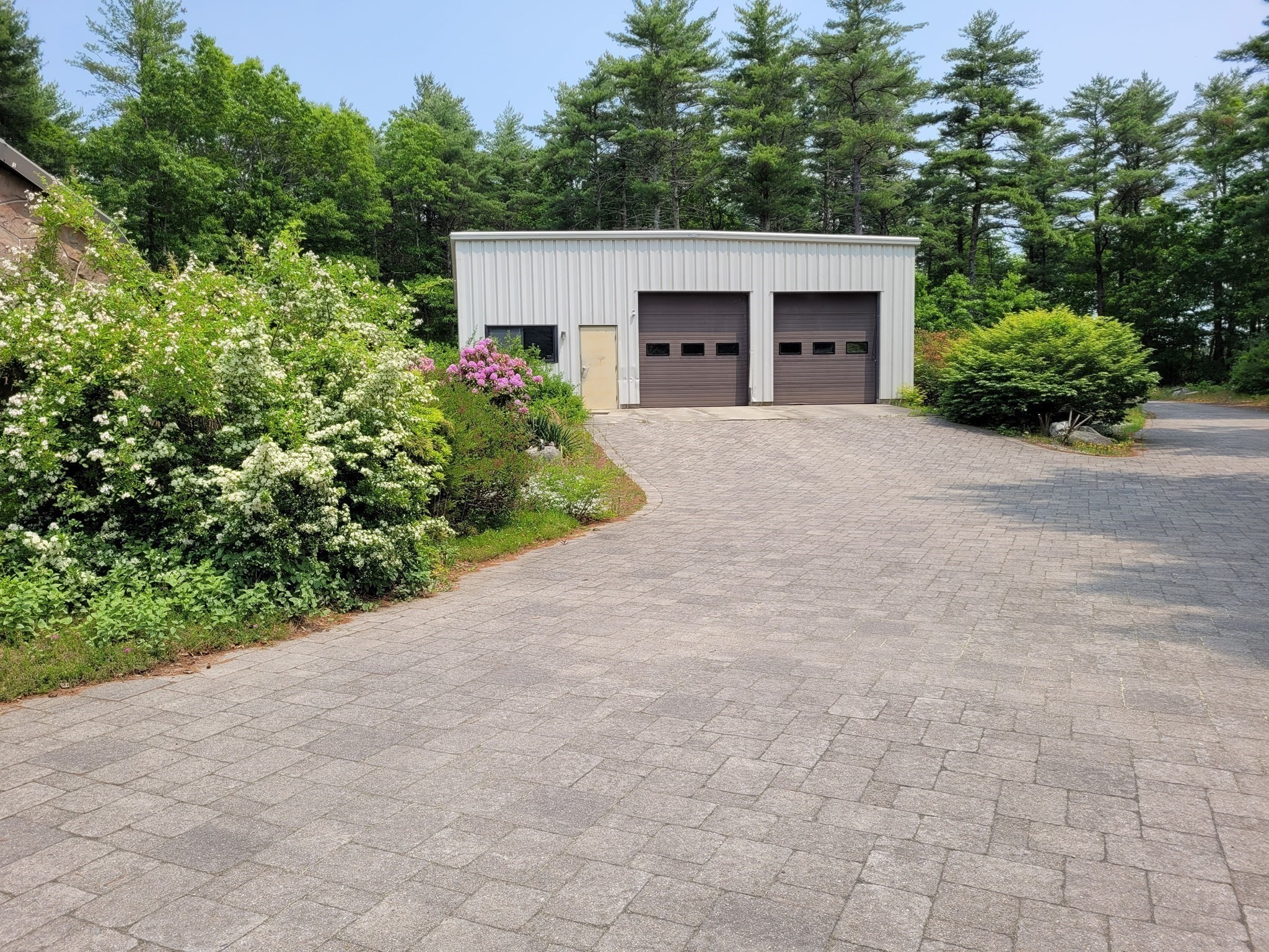 main property photo 30