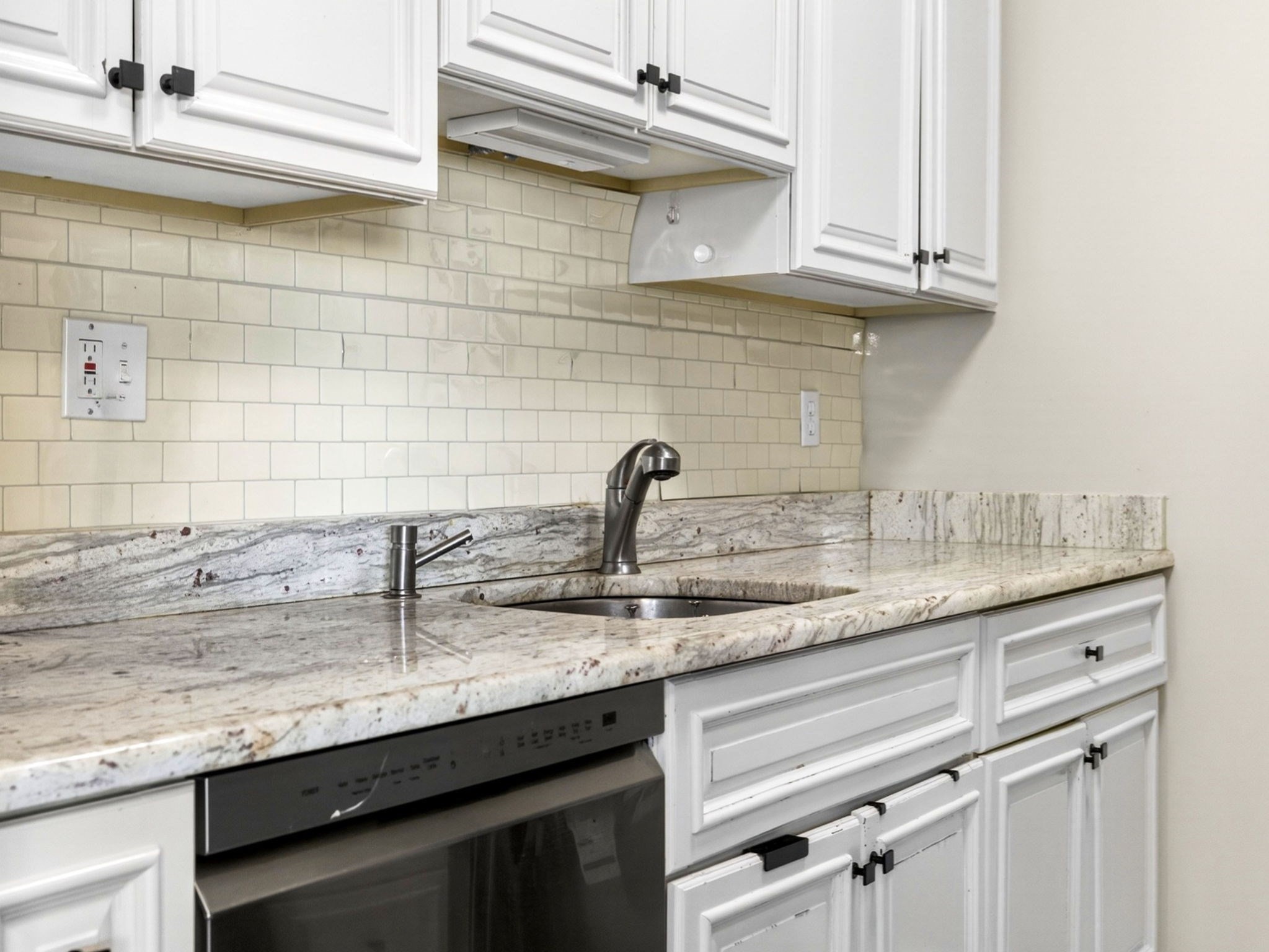 property viewer photo 5