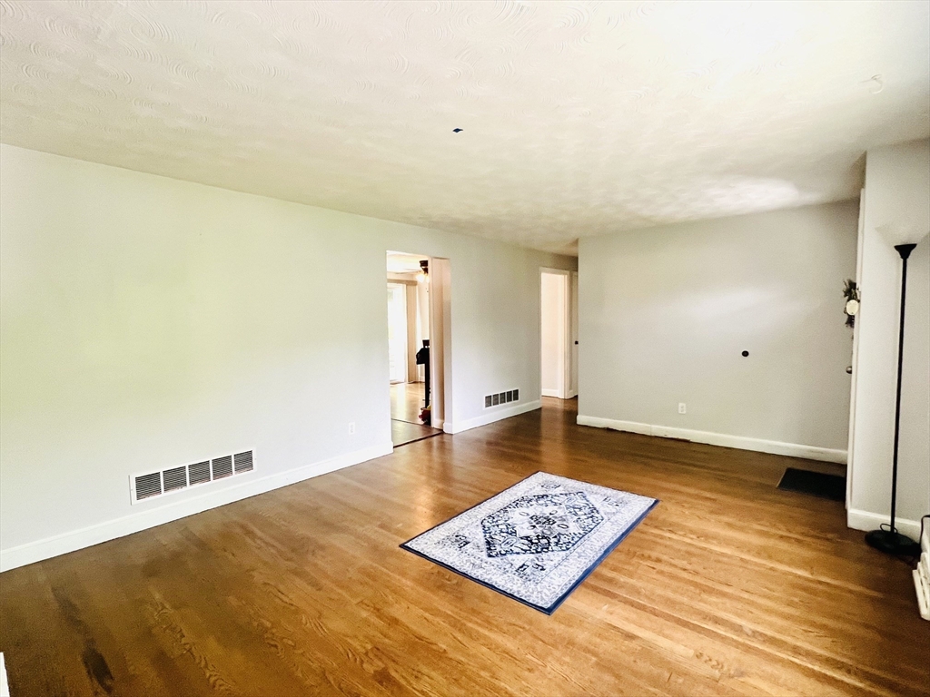 property viewer photo 7
