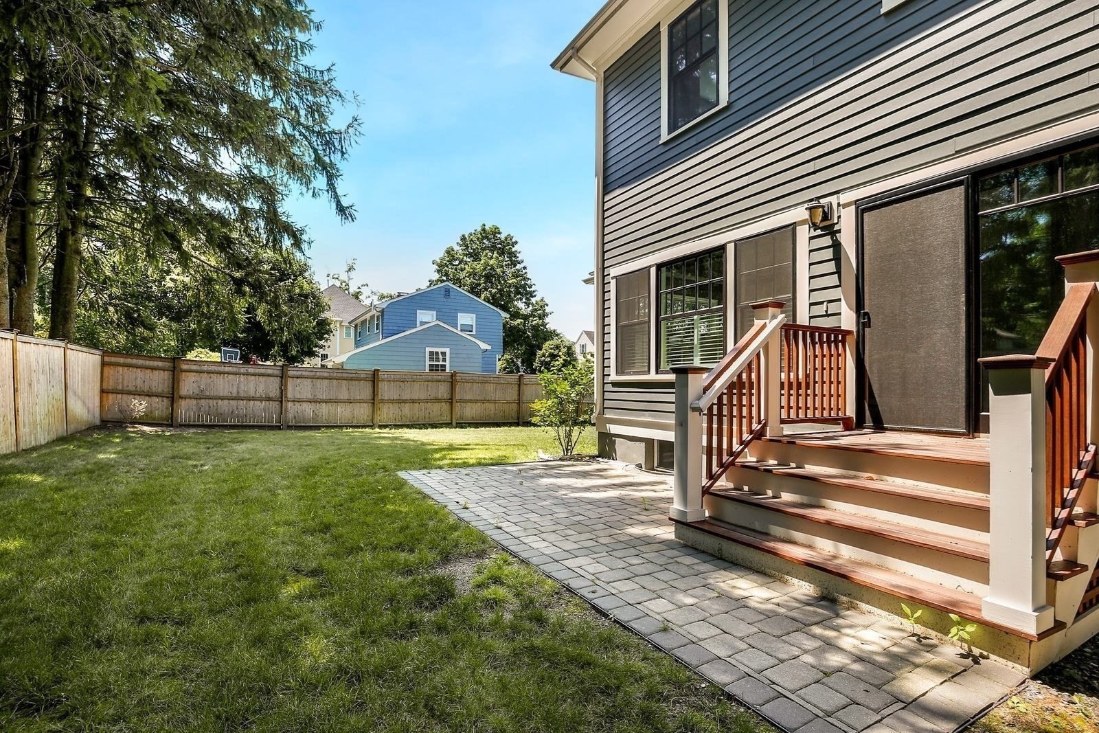 main property photo 30