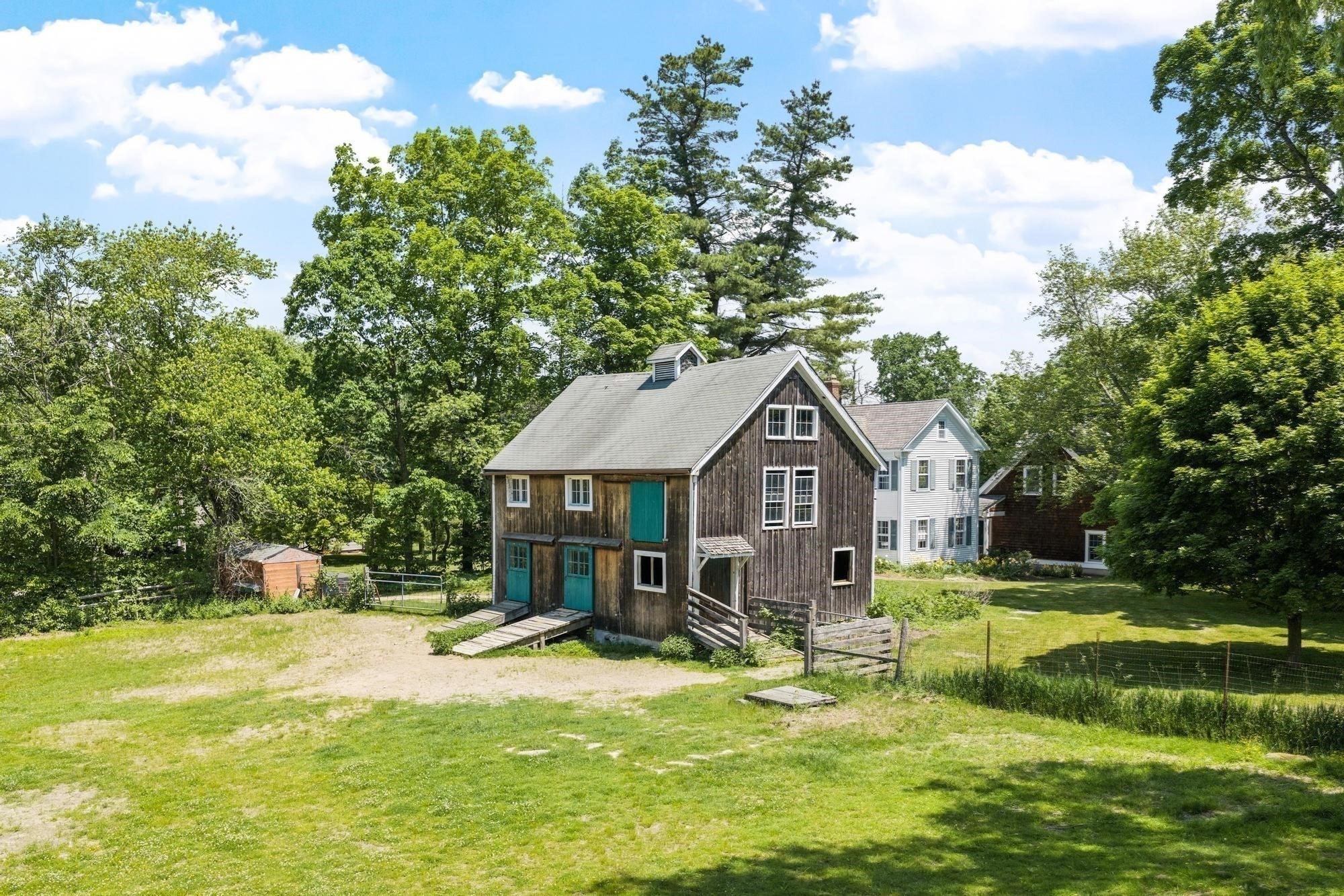 main property photo 31