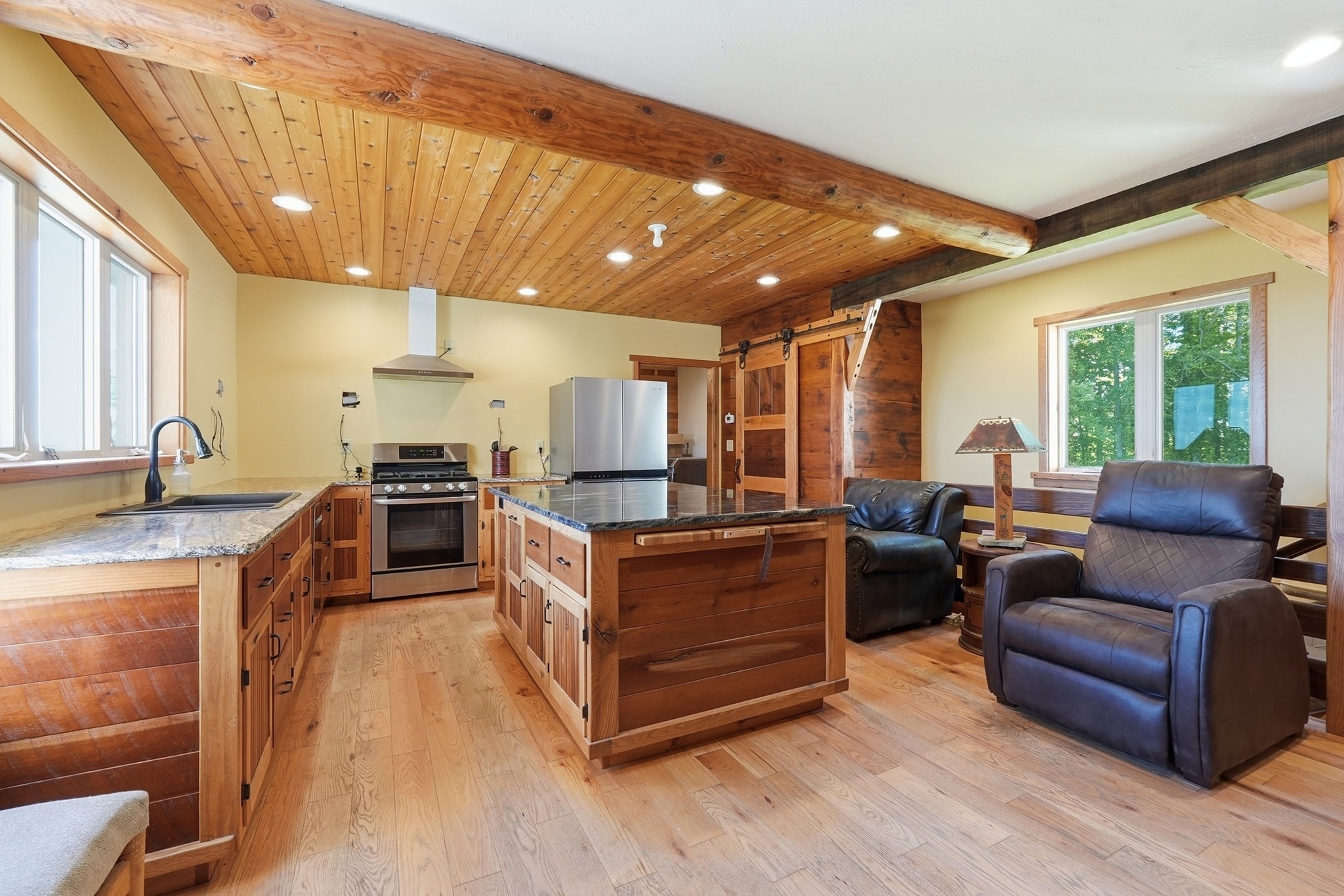main property photo 31