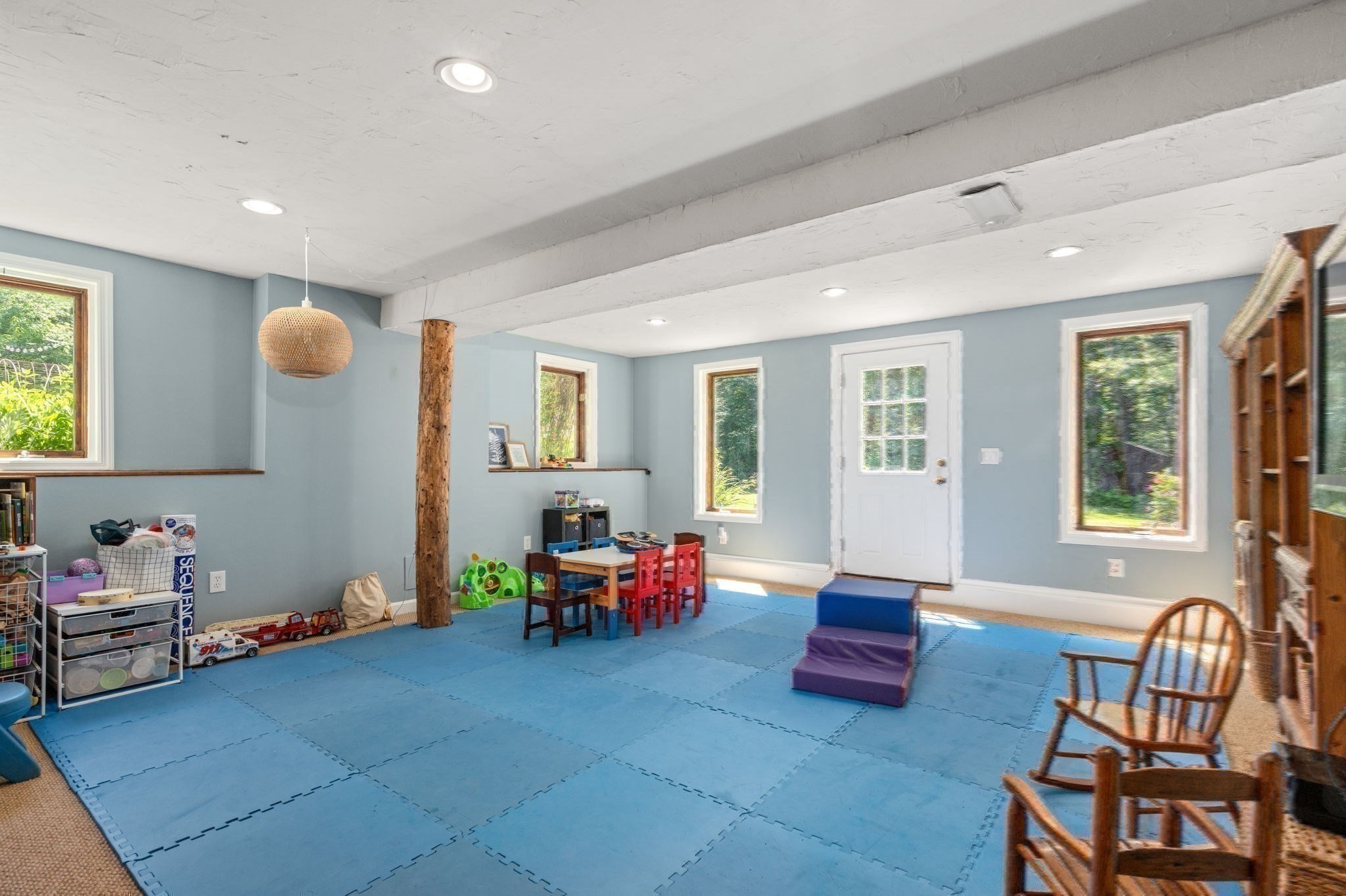 main property photo 28