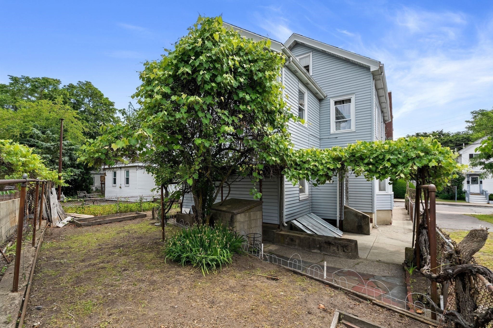 main property photo 6
