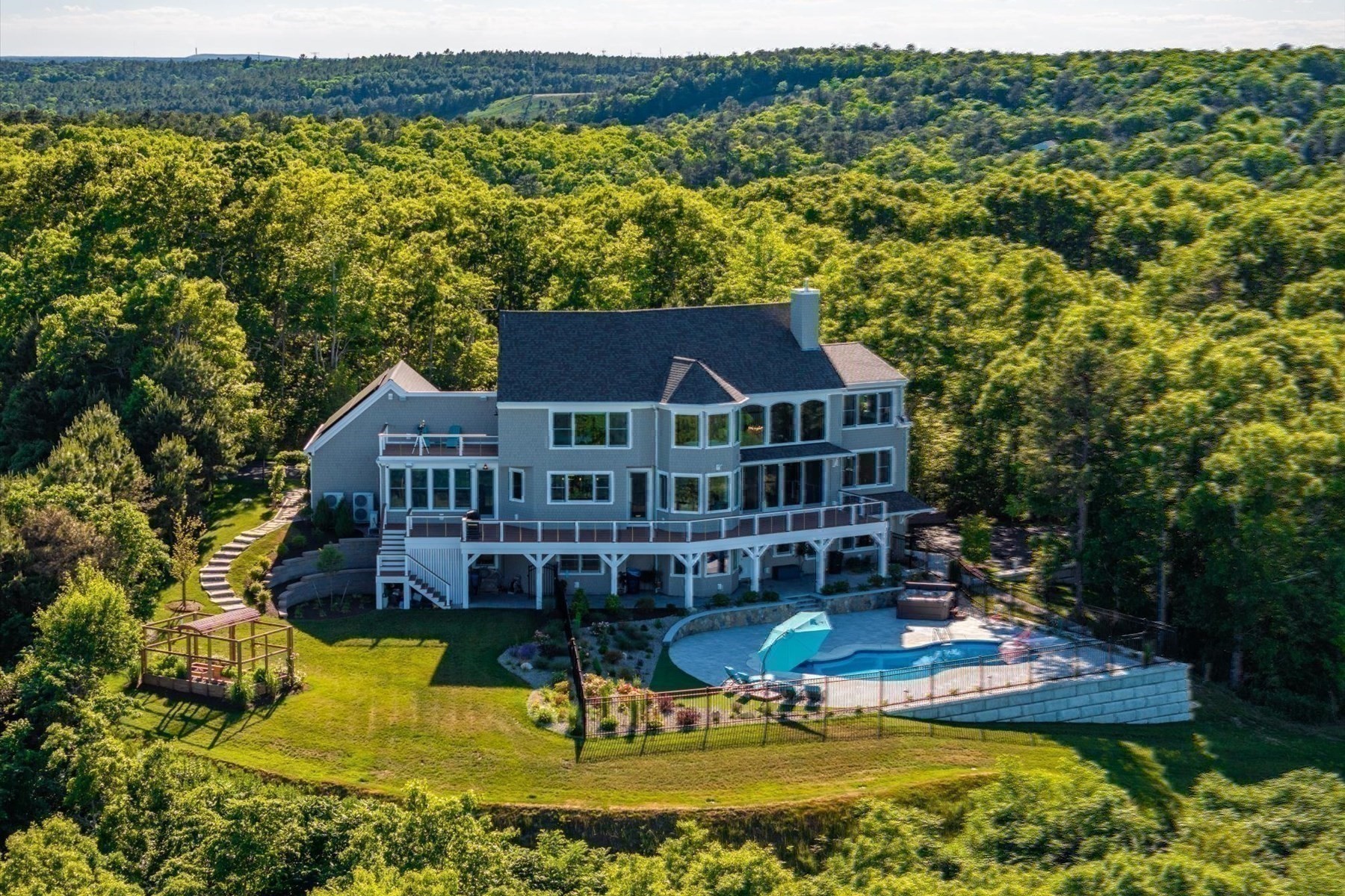 main property photo 30