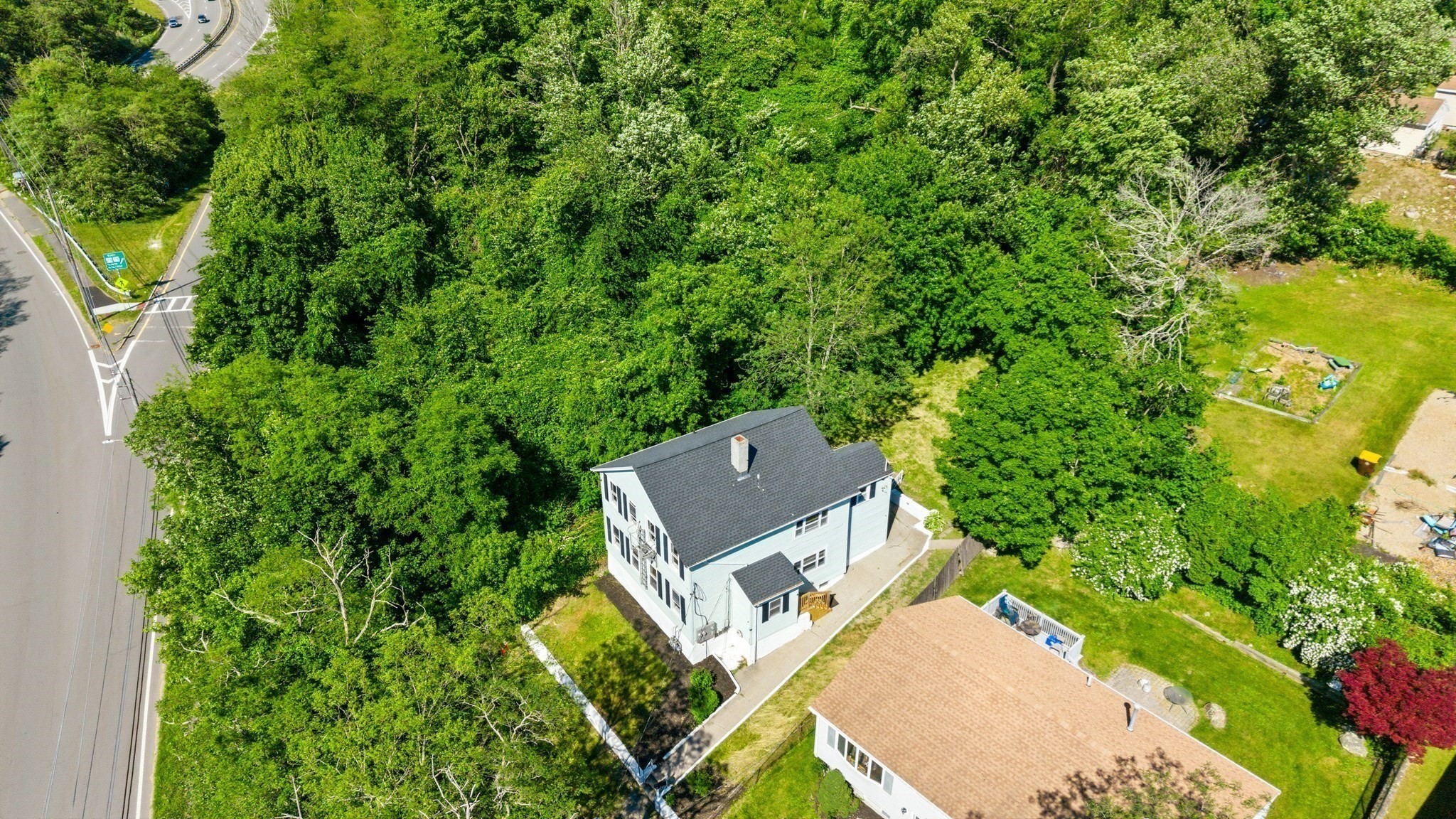 main property photo 5