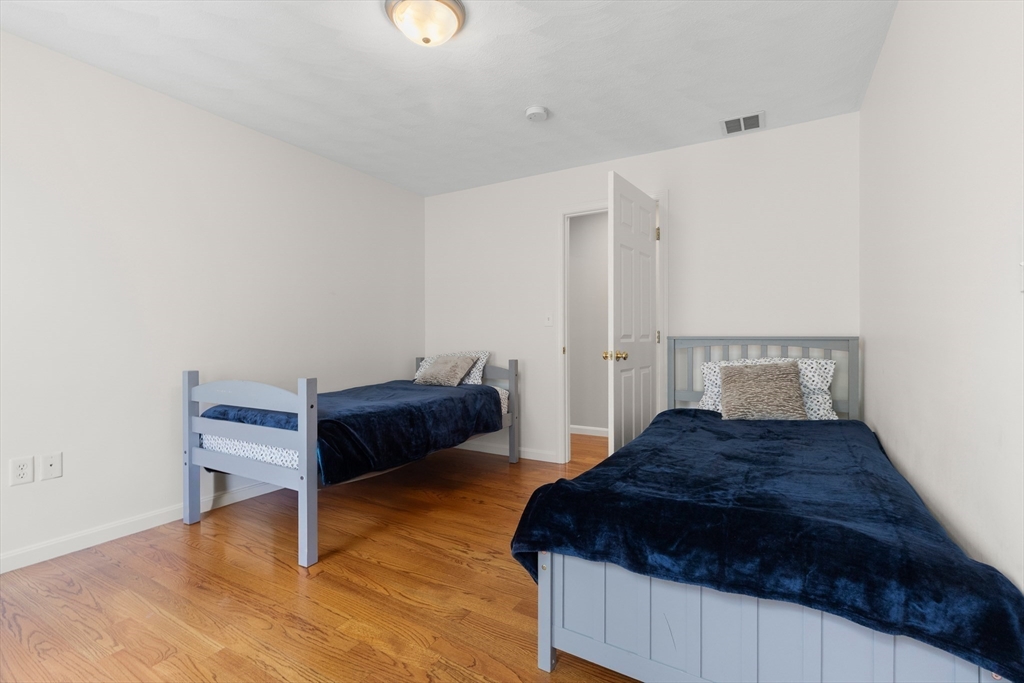 property viewer photo 10