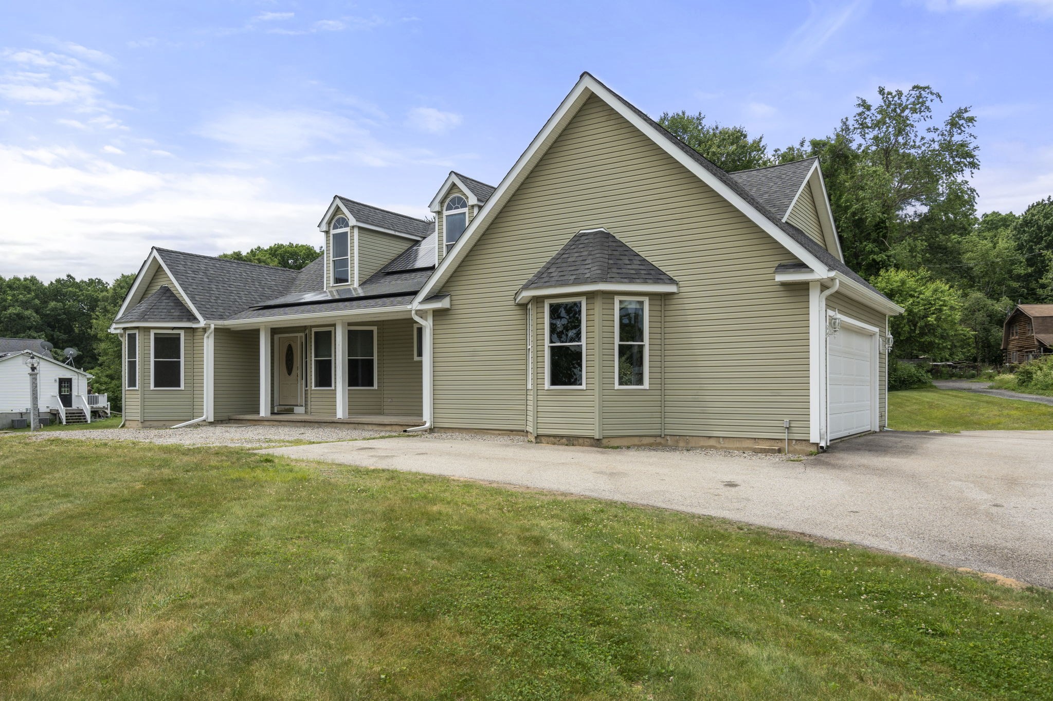 main property photo 4