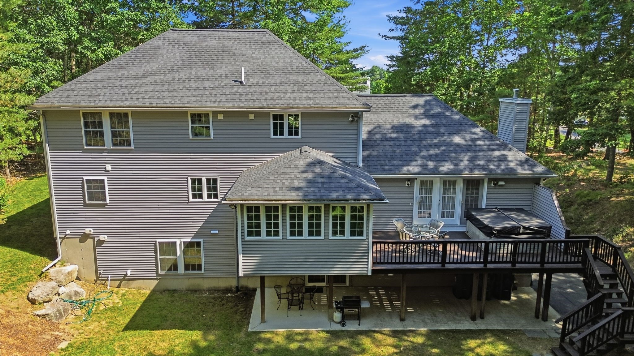 main property photo 40