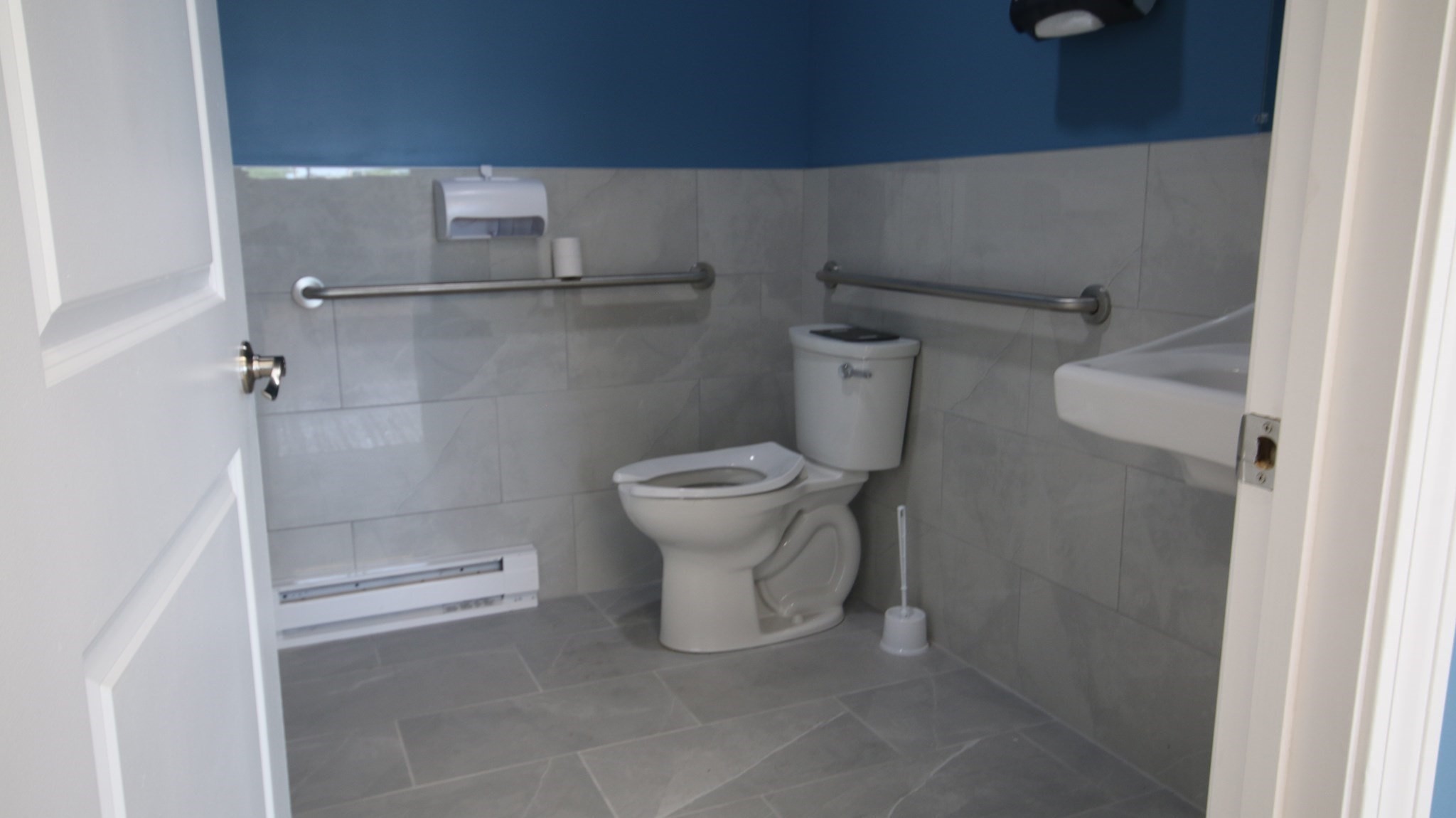 main property photo 5
