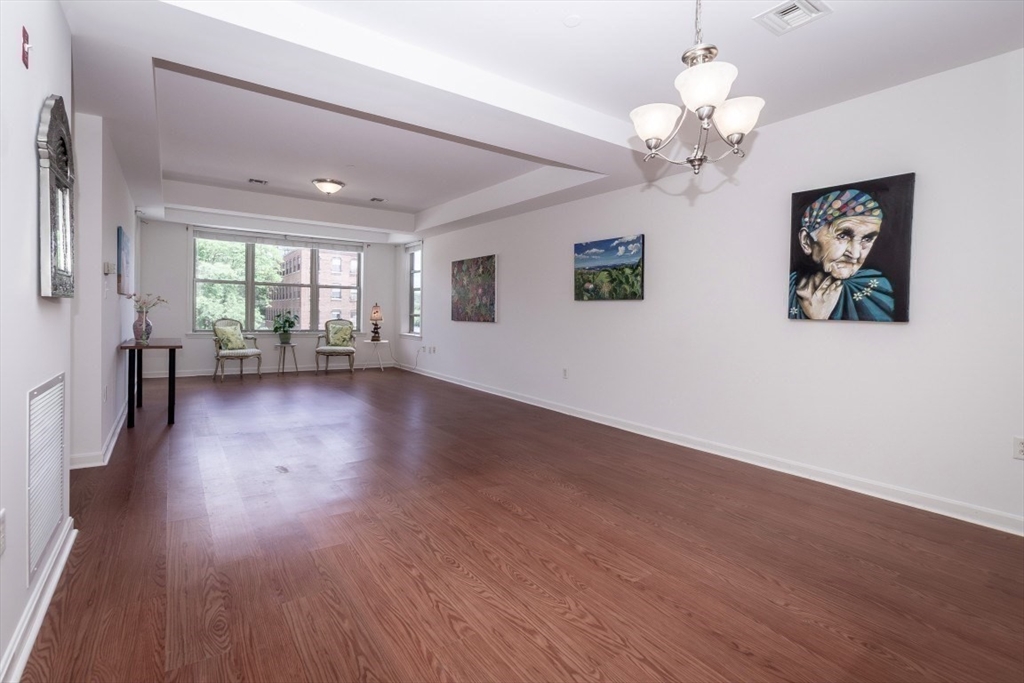property viewer photo 9