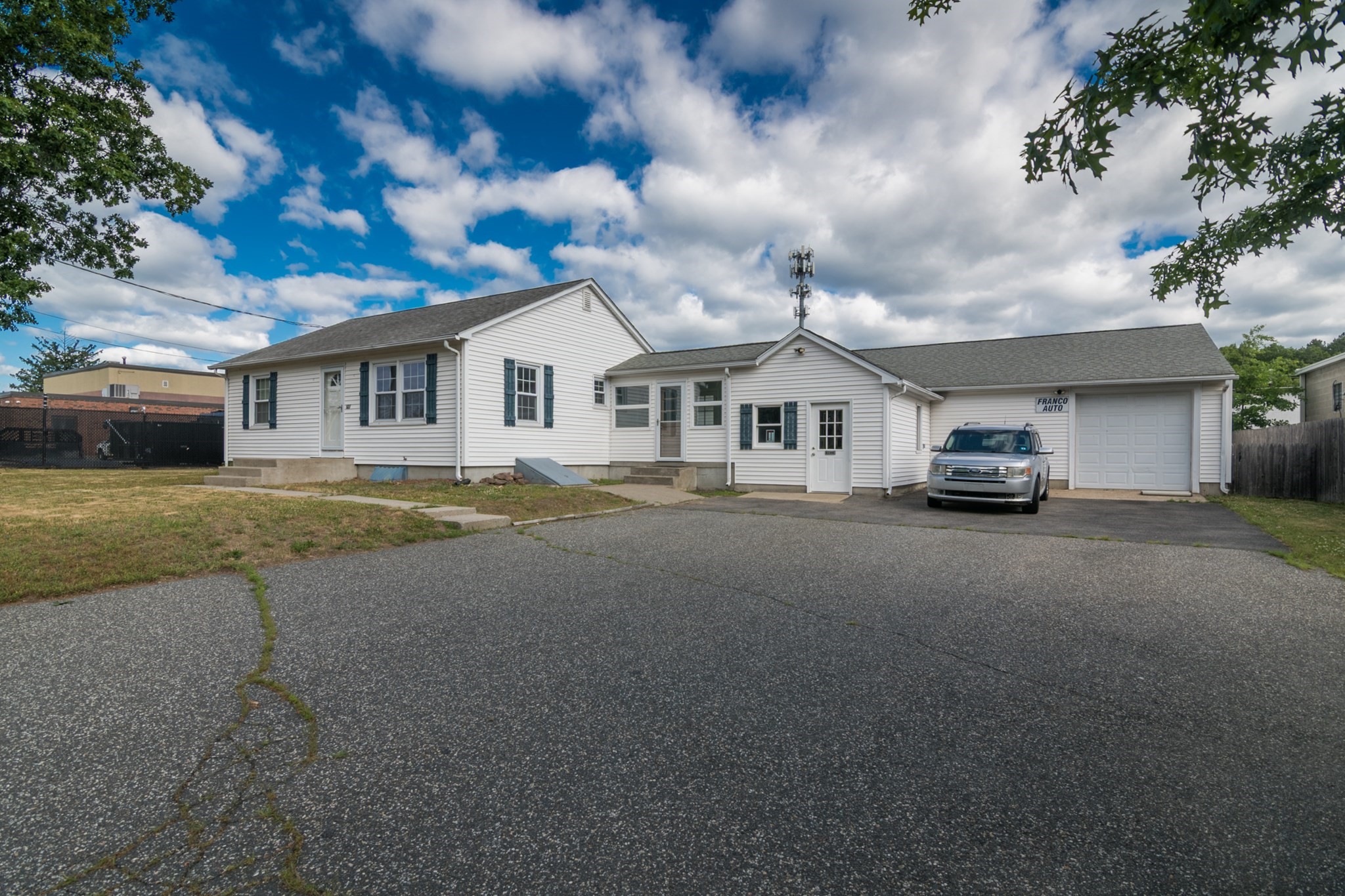 main property photo 4