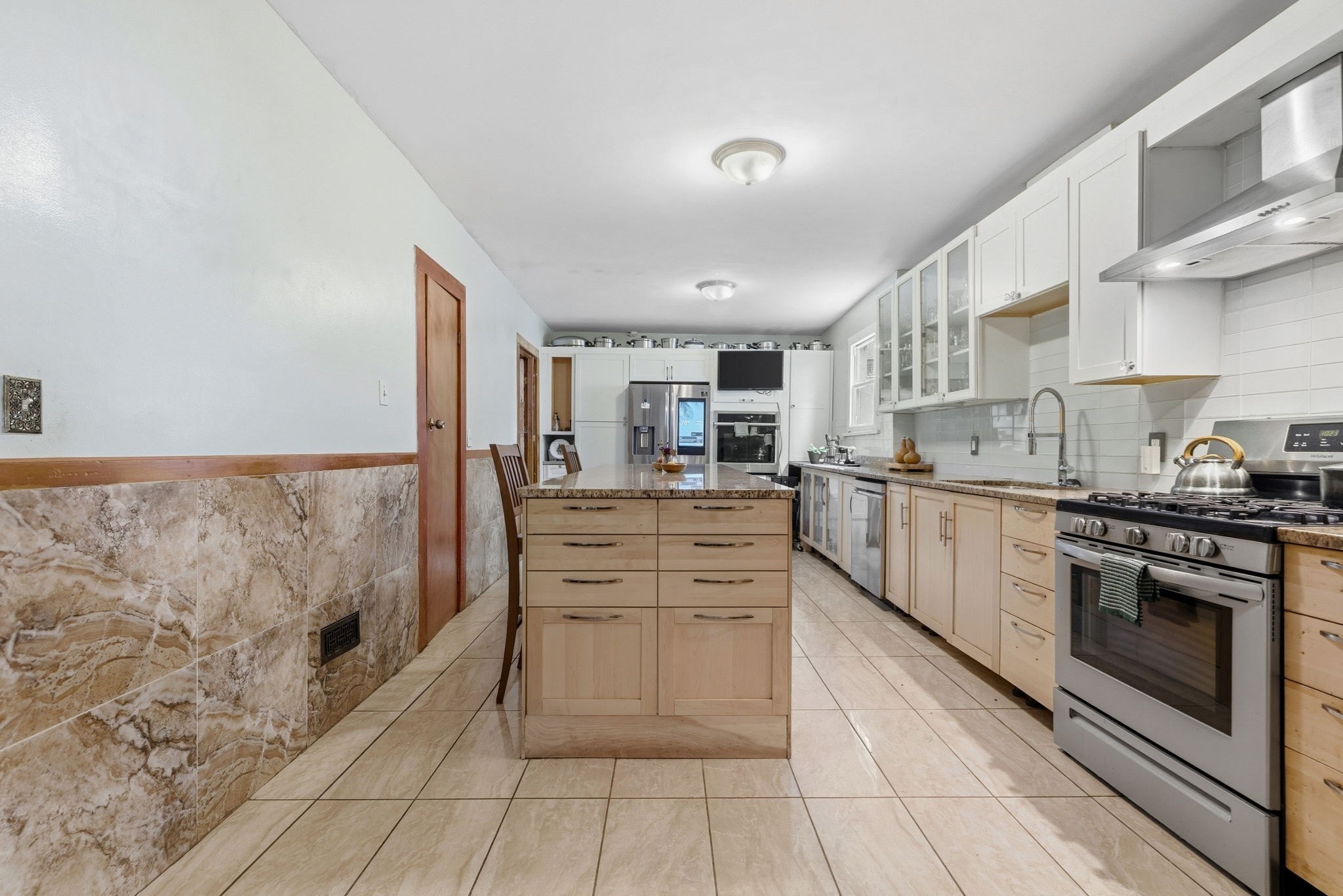 main property photo 8