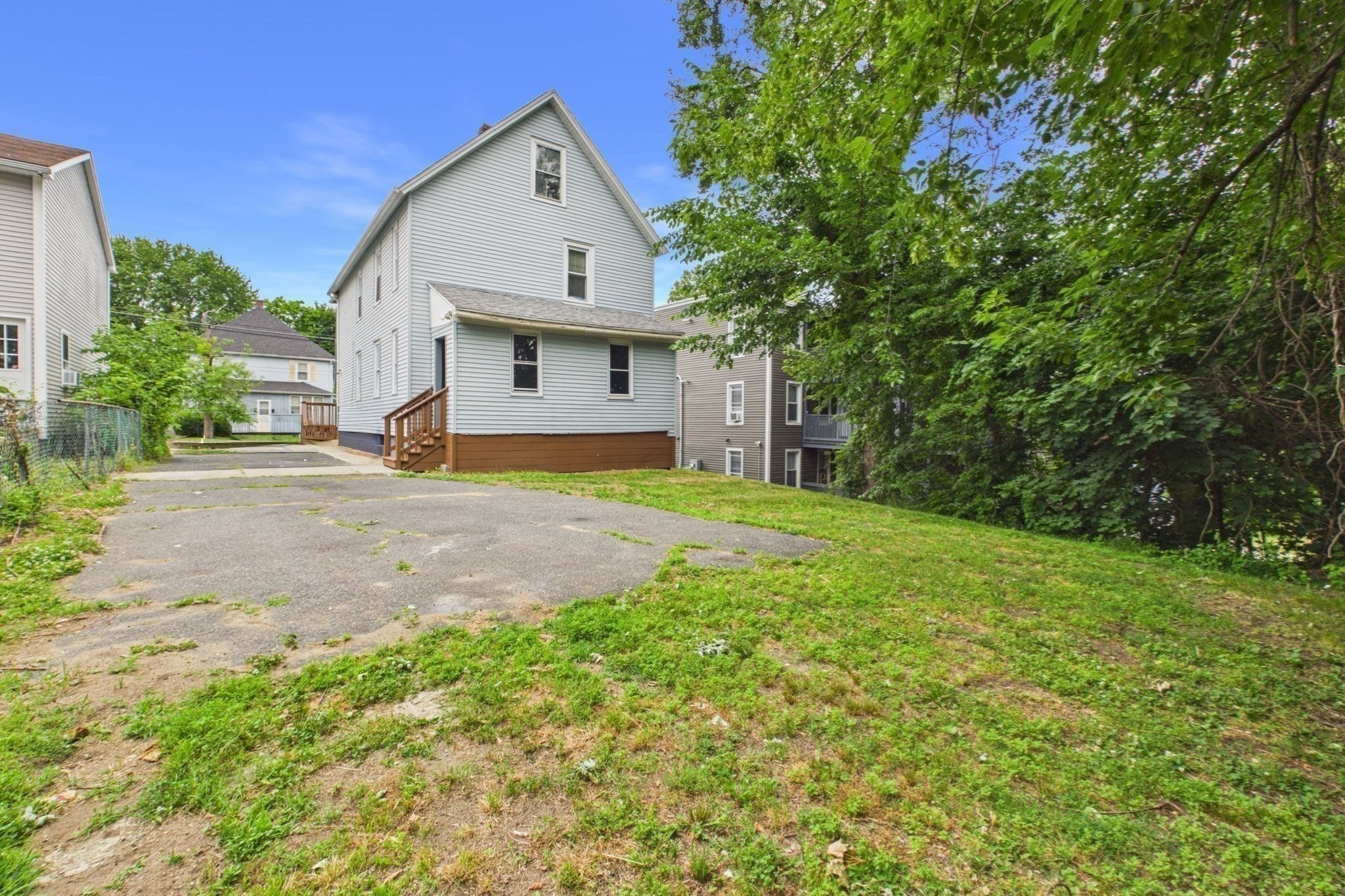 main property photo 34