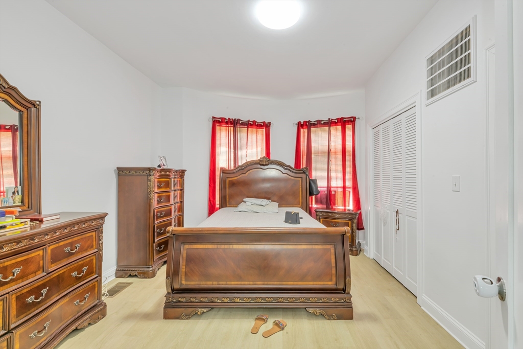 property viewer photo 6