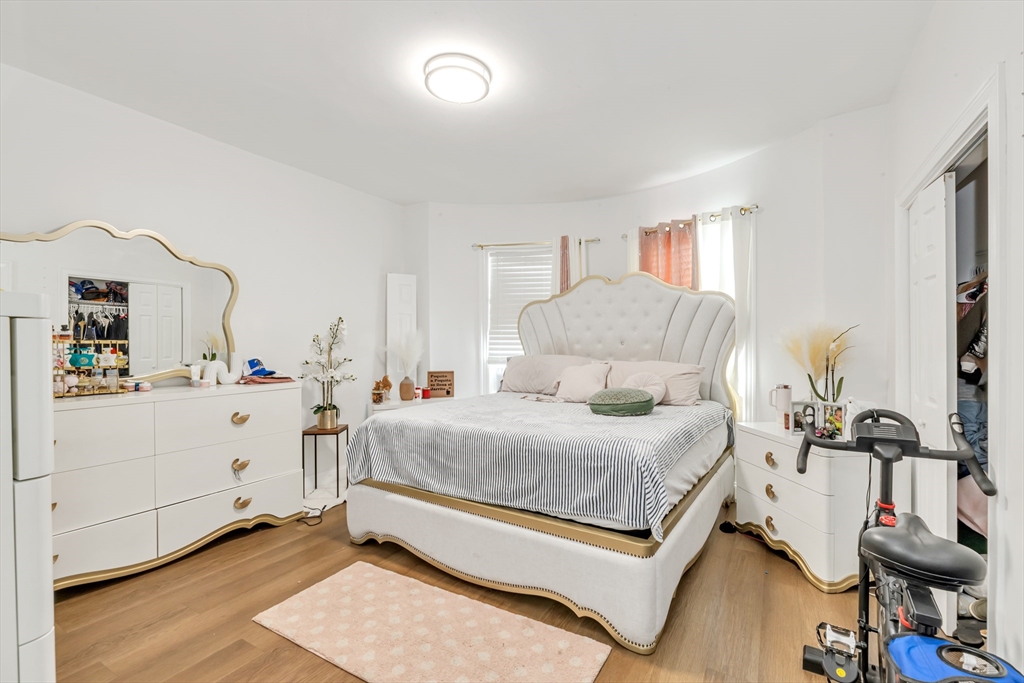 property viewer photo 8