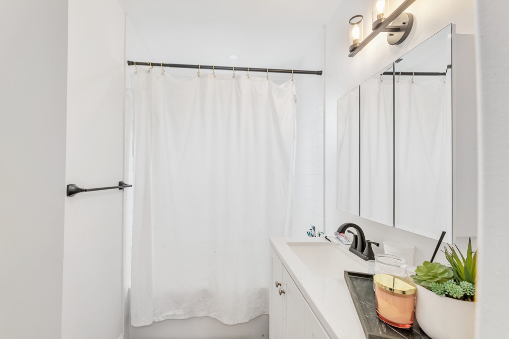 property viewer photo 9