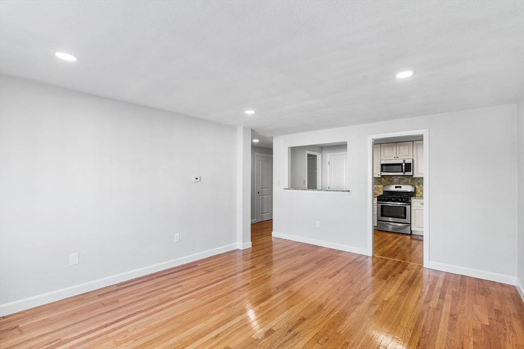 property viewer photo 7