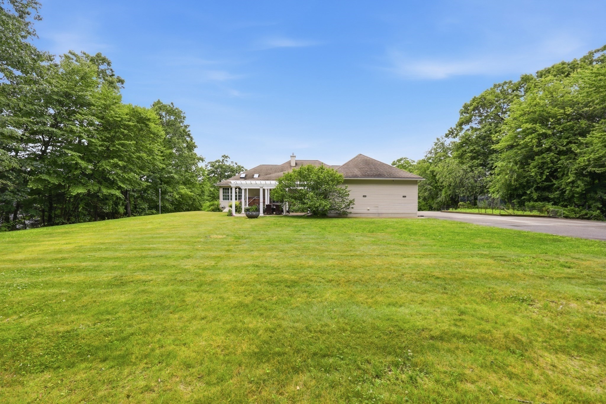 main property photo 33