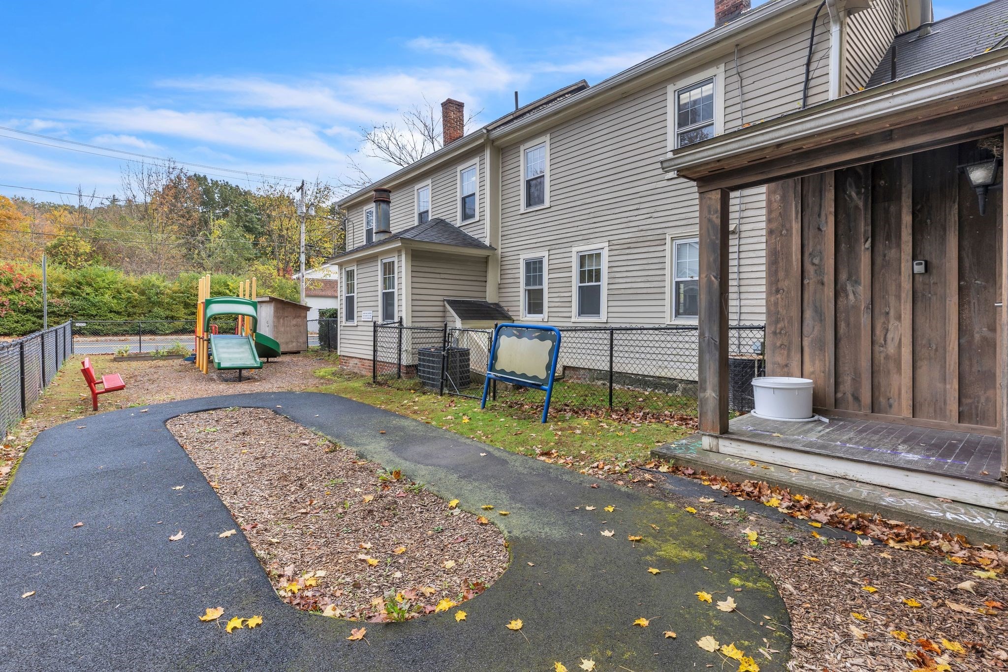 main property photo 41