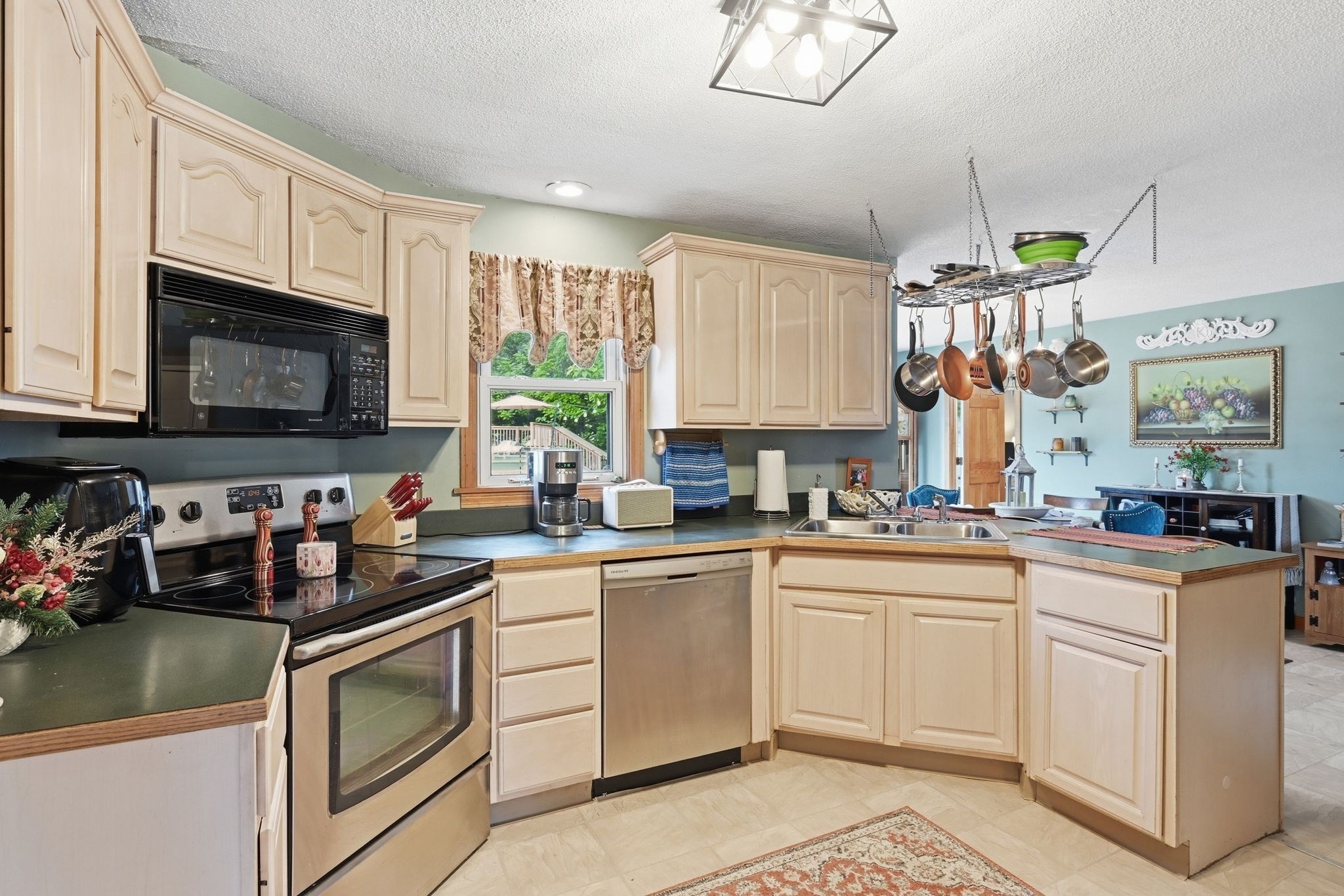 main property photo 13