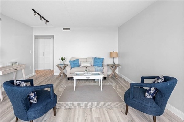property viewer photo 1