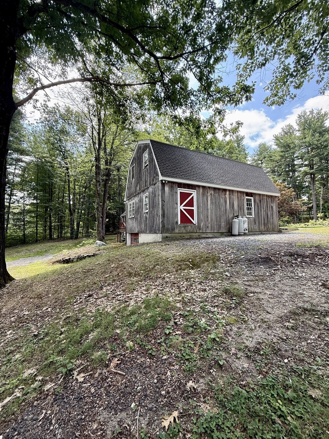 main property photo 8