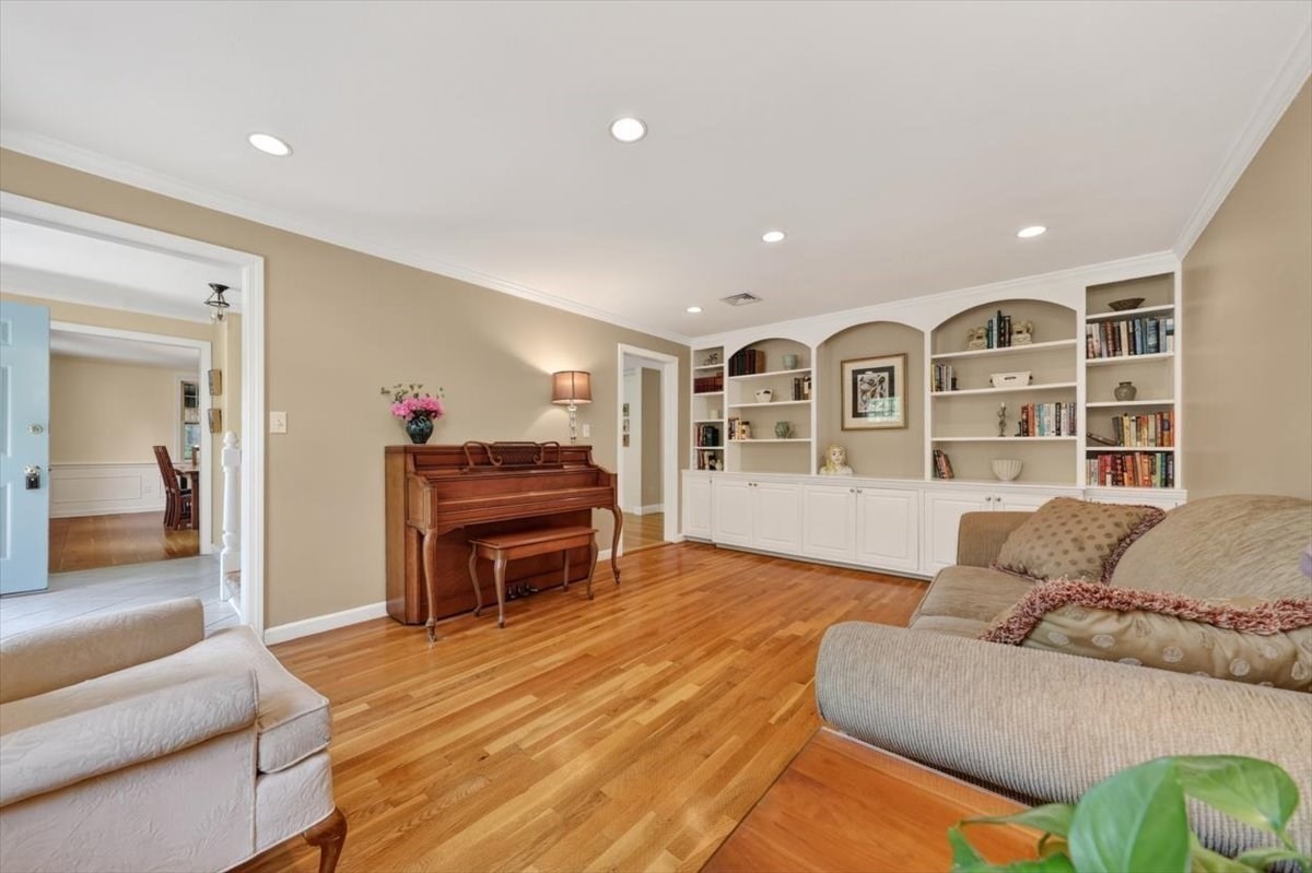 main property photo 14