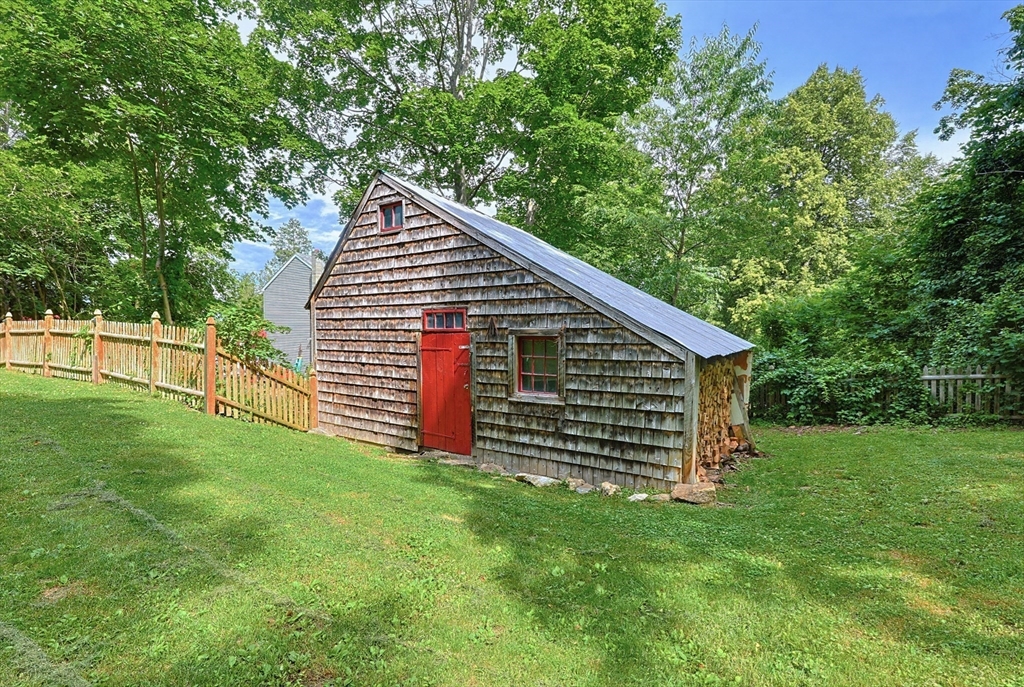 main property photo 37