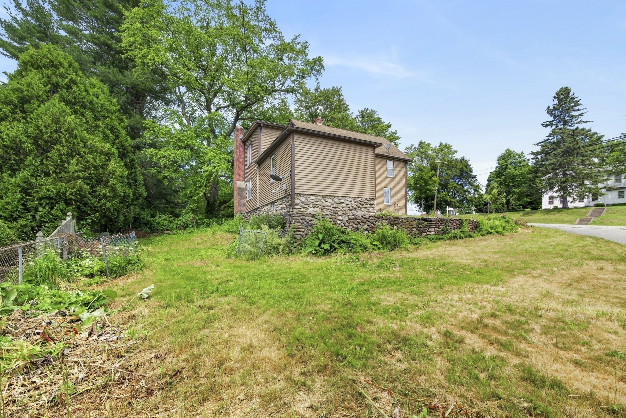 main property photo 40
